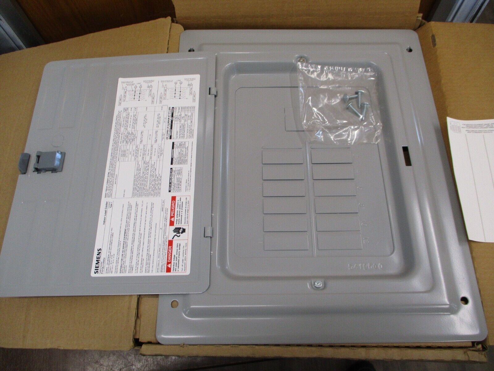 Siemens PL Series Main Lug Load Center P1212L1125CU 125A 120/240V 12-Space