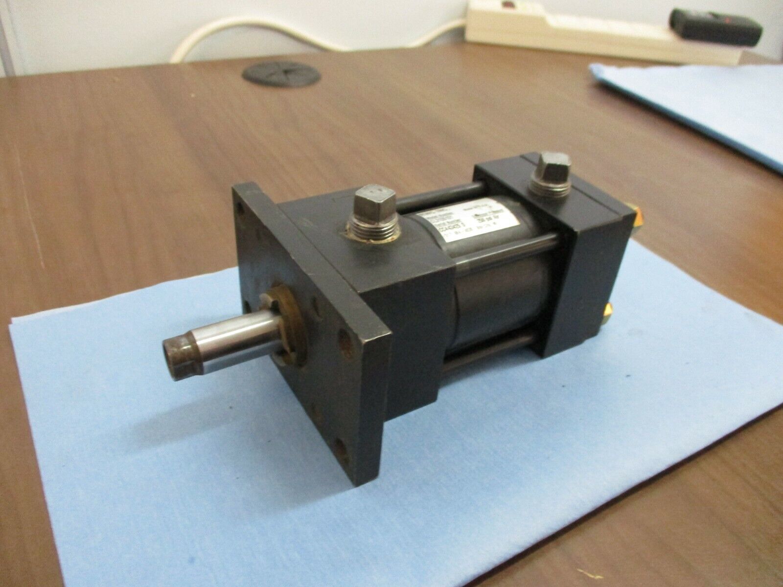 RWC Air Cylinder CL3105101 250 PSI Used