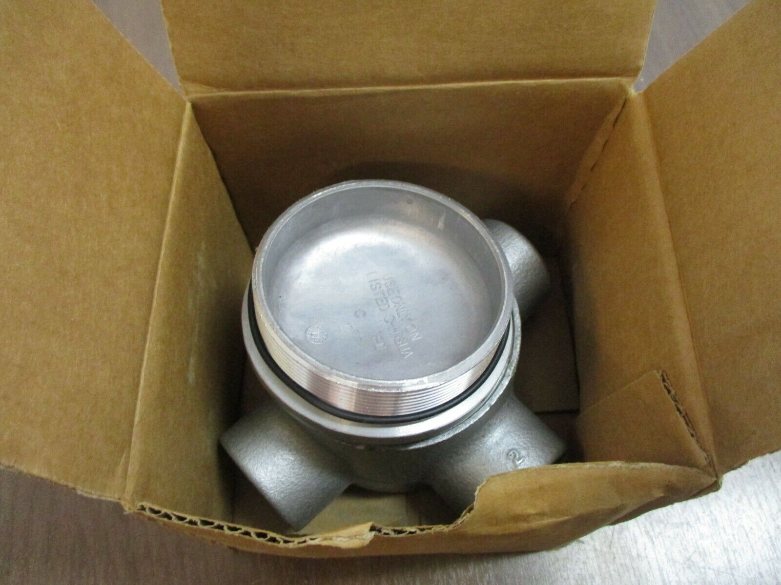 Cooper Crouse-Hinds Condulet Conduit Outlet Box w/ Cover GUAT36 Size: 1"