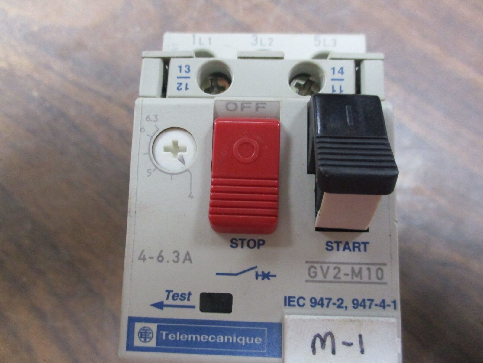 Telemecanique Manual Starter GV2-M10 Trip: 4-6.3A Used
