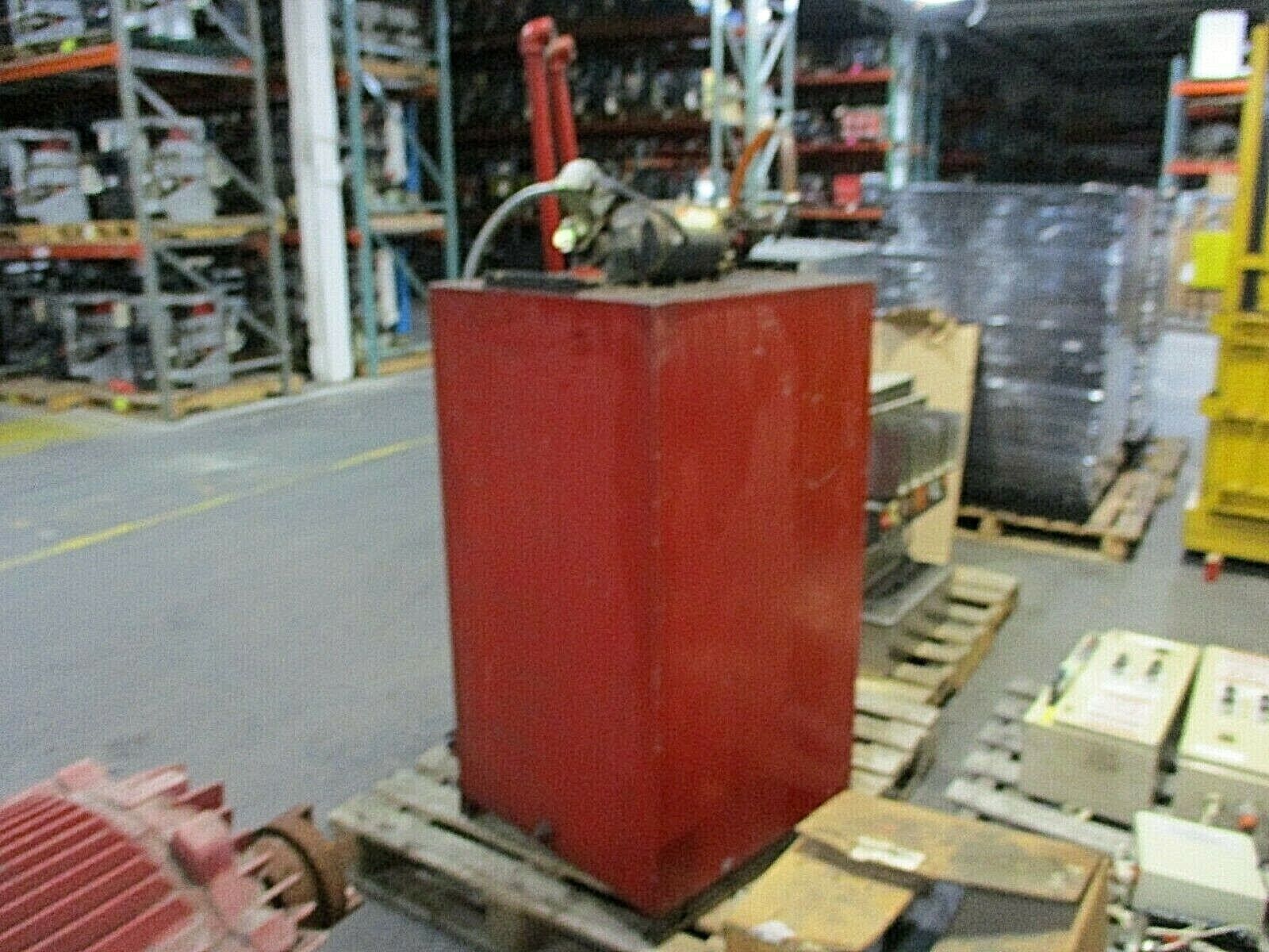 Misc. Brand Fuel Tank w/Pump Capacity: 100 Gallons 1/3 HP Pump Size: 43x24x24"