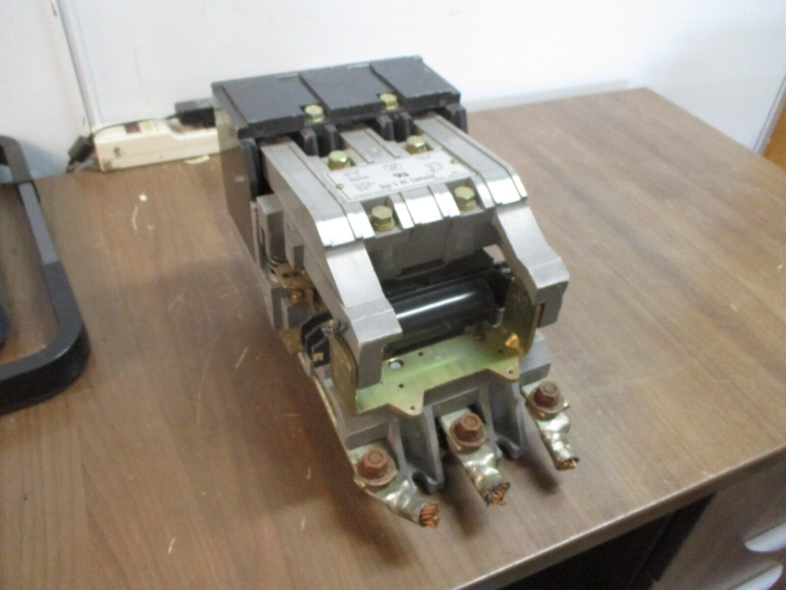 Westinghouse GCA 530 Size 5 Contactor 2045A40G01 300A 600V 60Hz Used