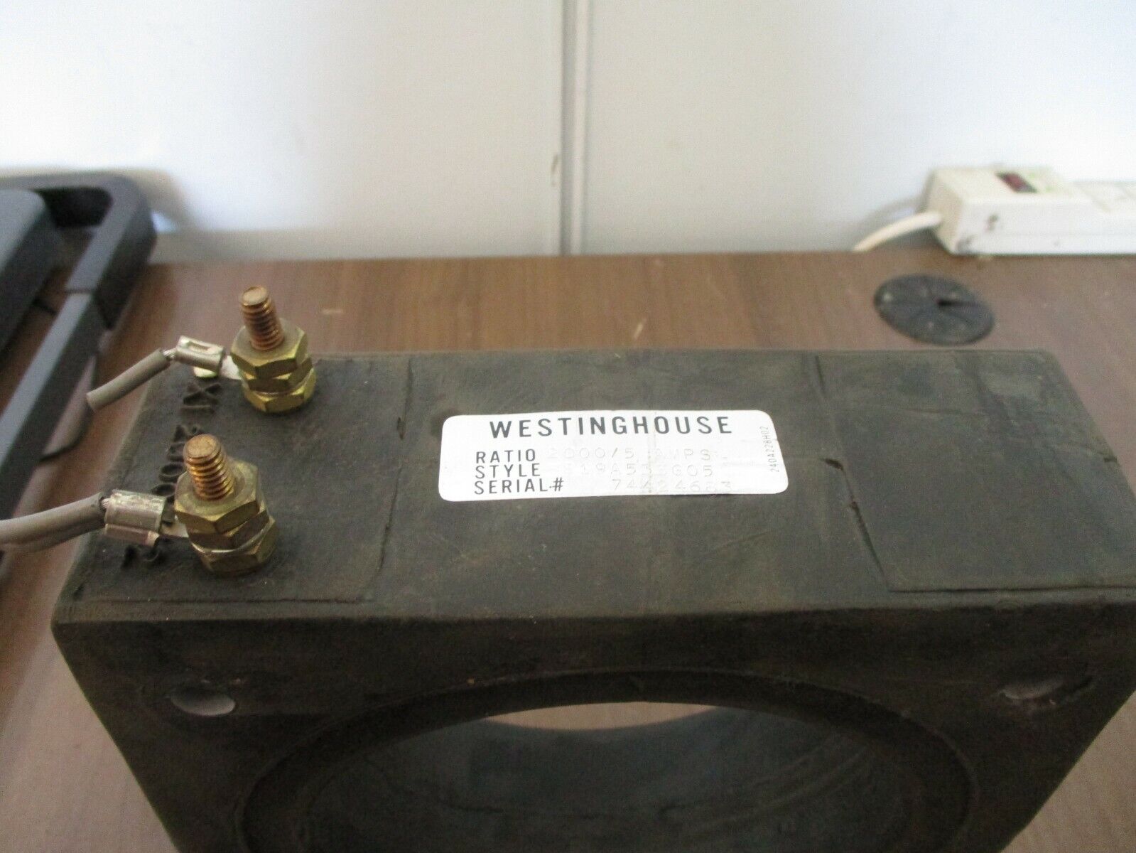 Westinghouse Current Transformer 819A533G05 Ratio 2000:5A Used
