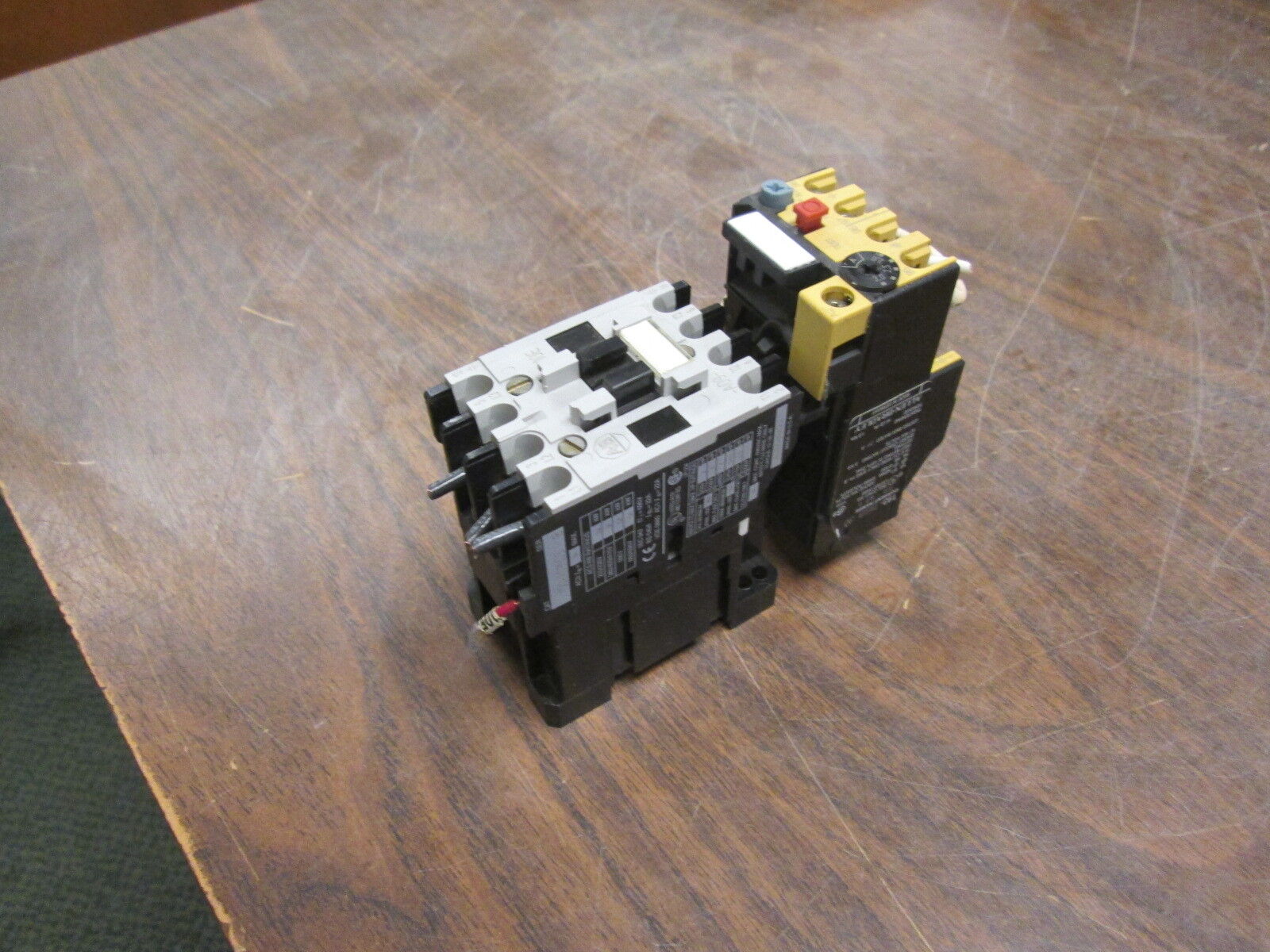 Allen-Bradley Starter 100-A09ND3/193-B5B30 120V Coil 9A 600V Trip: 2-3A Used