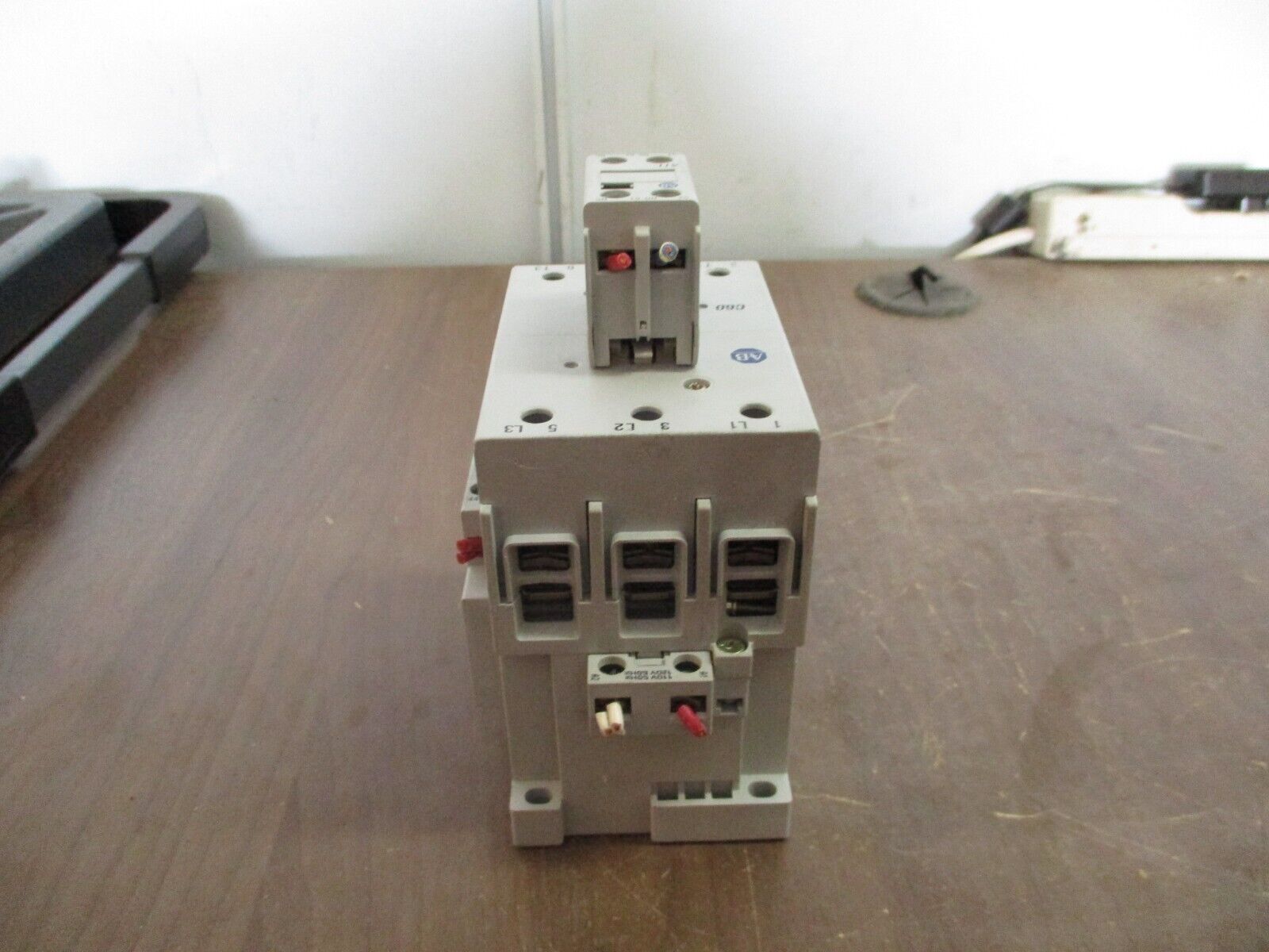 Allen-Bradley Contactor 100-C60*00 Ser. B 120V Coil 60A 600V w/ Aux Contact Used
