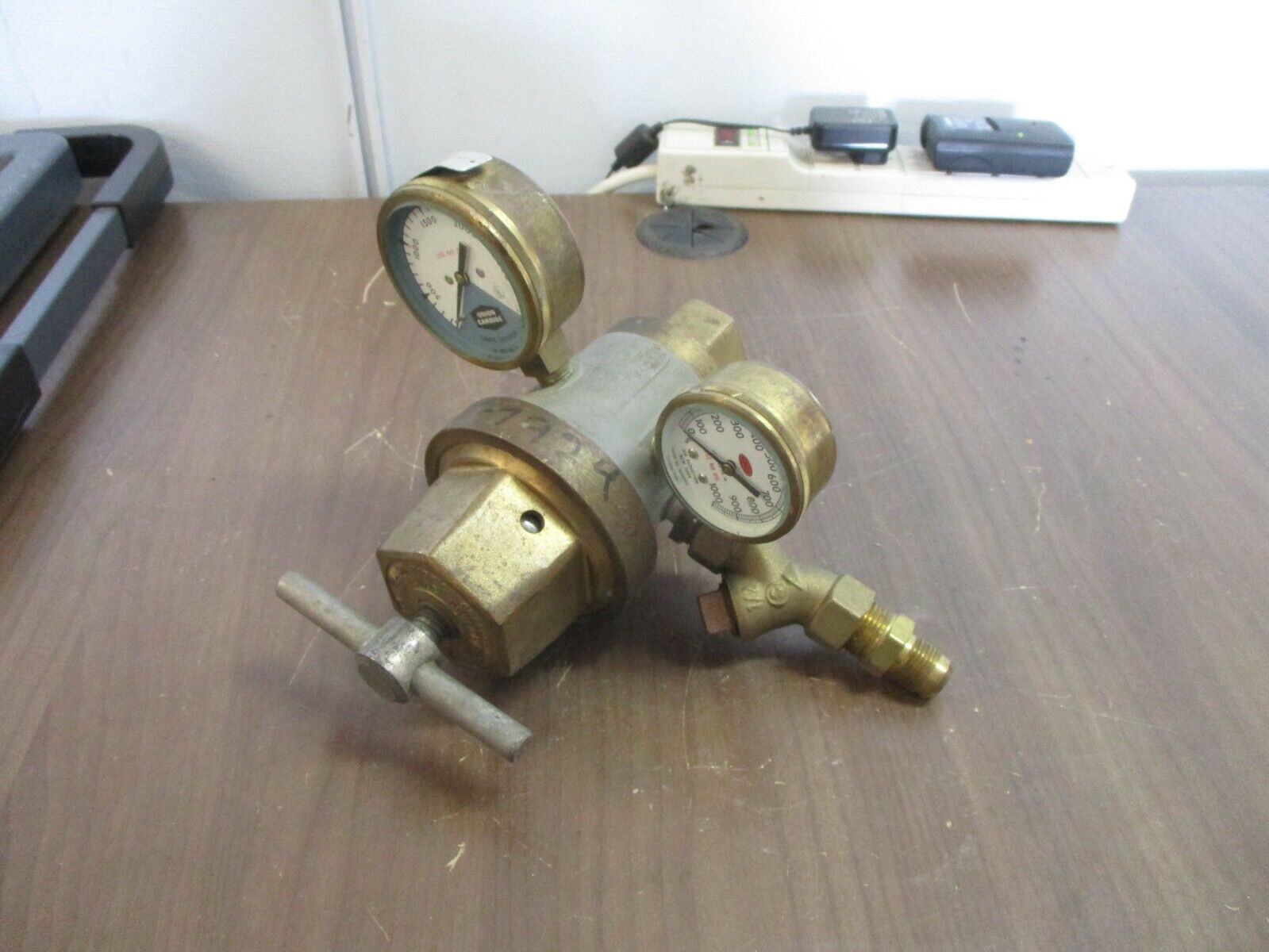 Union Carbide Regulator R-69 Used
