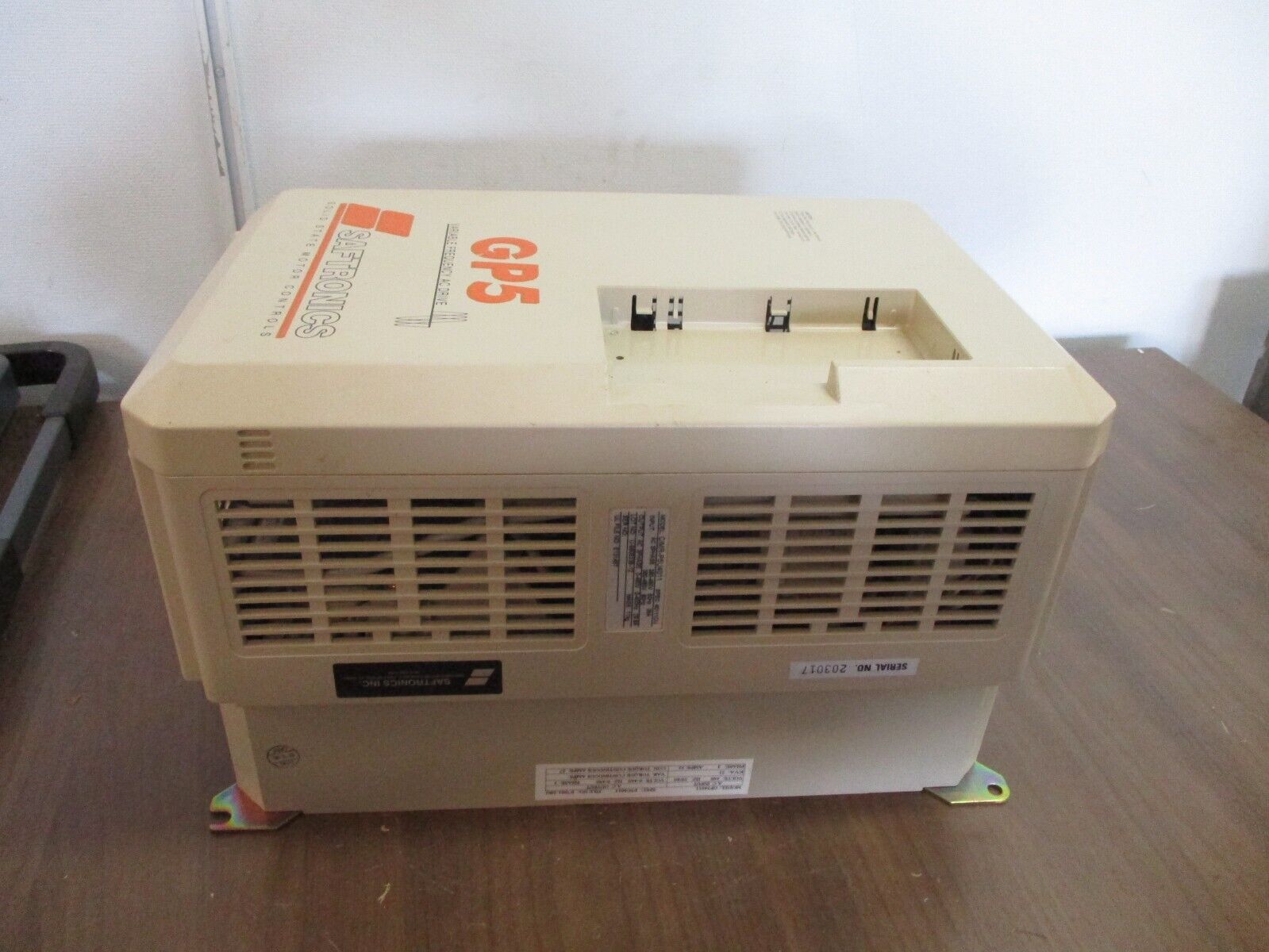 Saftronics GP5 AC Drive GP54011 P5U4011 20HP 3Ph *No Keypad* Used