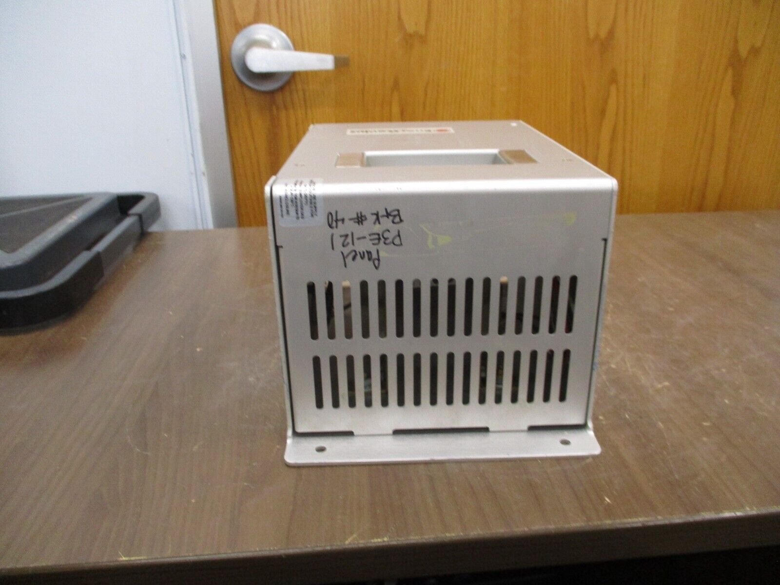 Sens EnerGenius Battery Charger NRG22-10-RC *Missing (1) Cover Screws* Used