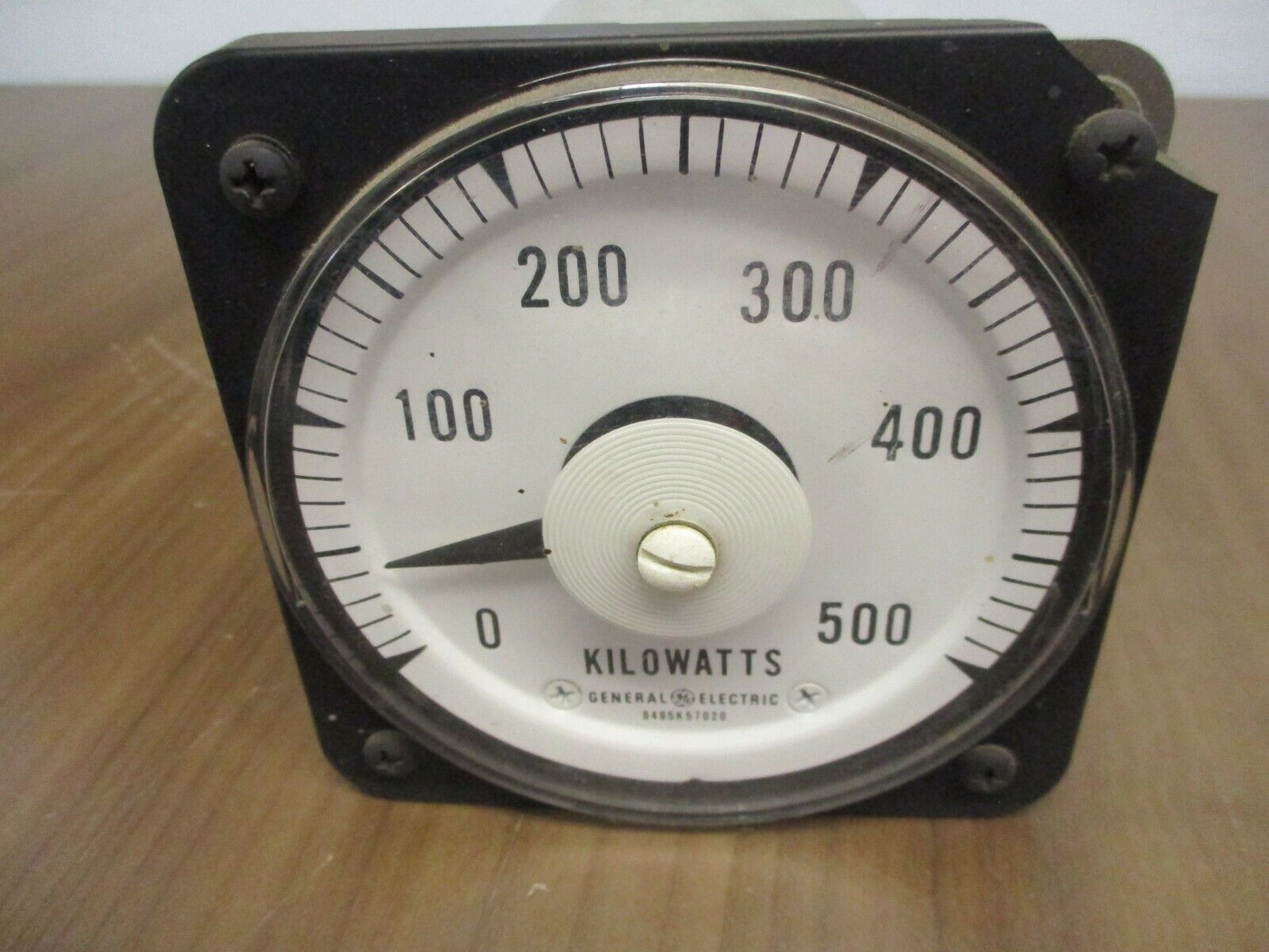 GE AC Wattmeter 50-103251ATBH1CRC Range: 0-500kW *Broken Corner* Used
