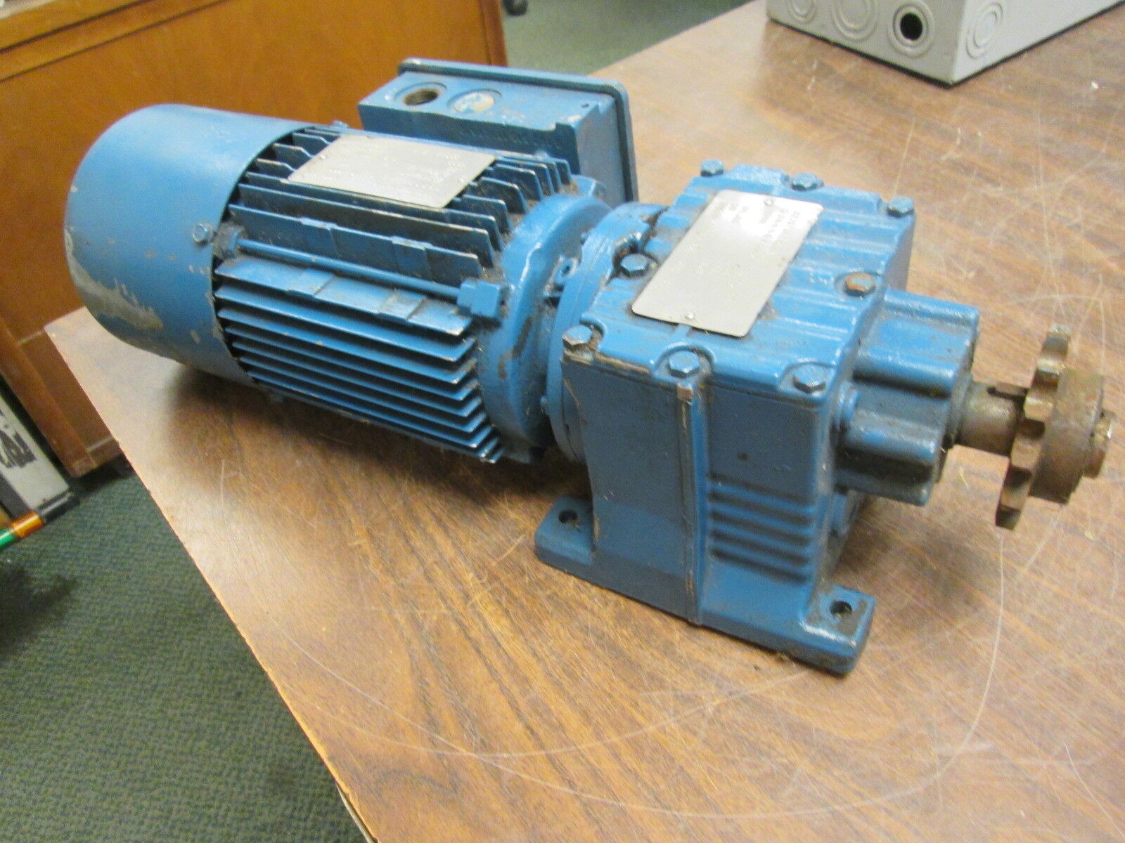 SEW Gearmotor DFT80K4BMG1HR .75HP 1800RPM ENCL:TEFC 230YY/460V 2.90/1.45A Used