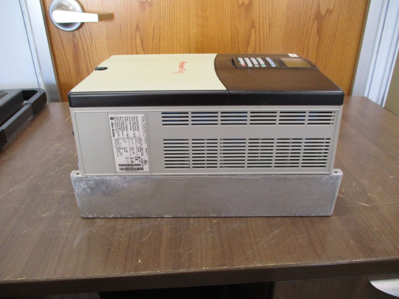 Allen-Bradley PowerFlex 70 AC Drive 20AD034A3AYNANC0 25HP 3Ph w/ Keypad Used