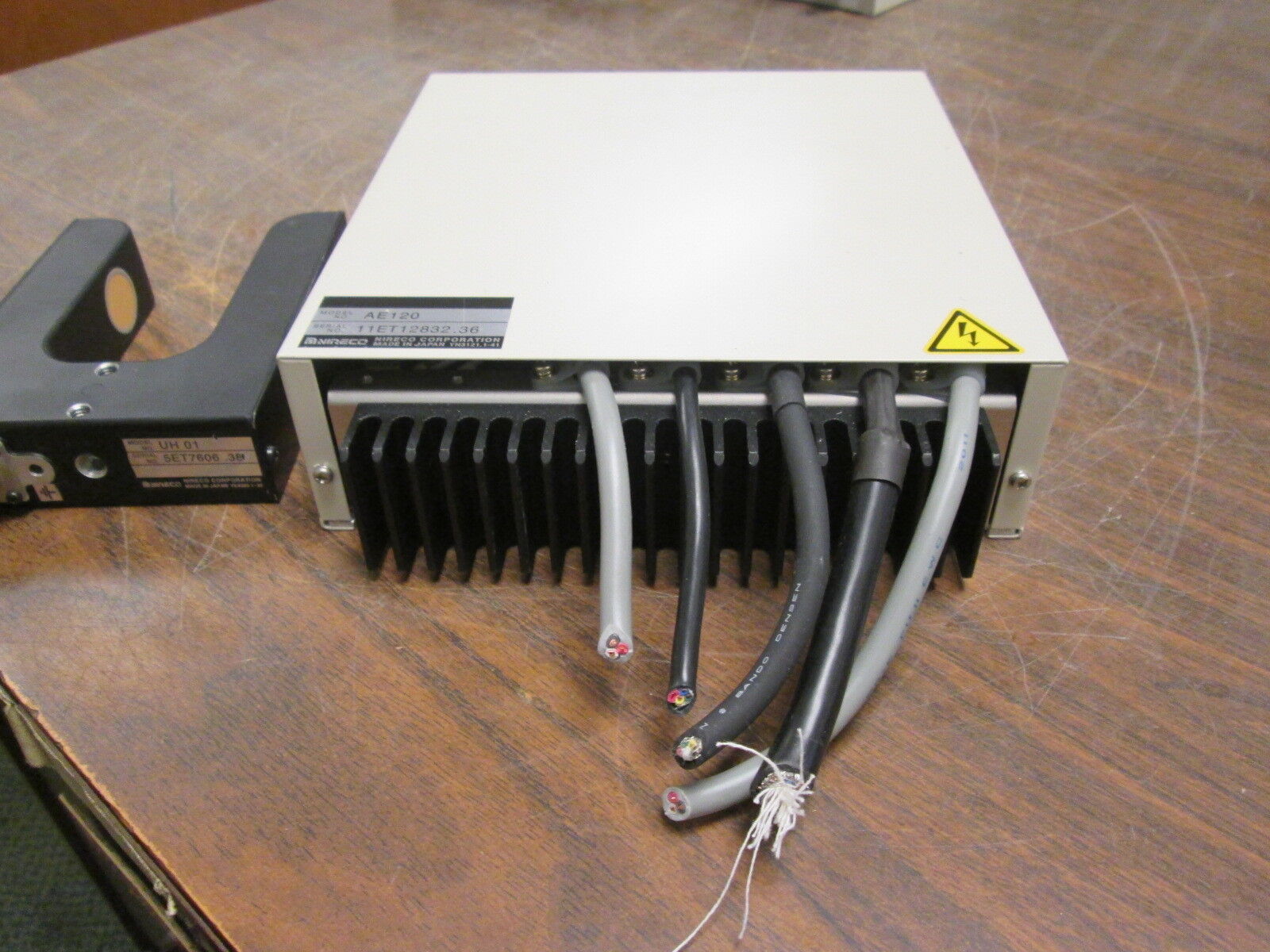 Nireco Liteguide Amplifier w/ Sensor AE120/UH01 100-240VAC 50/60Hz Used