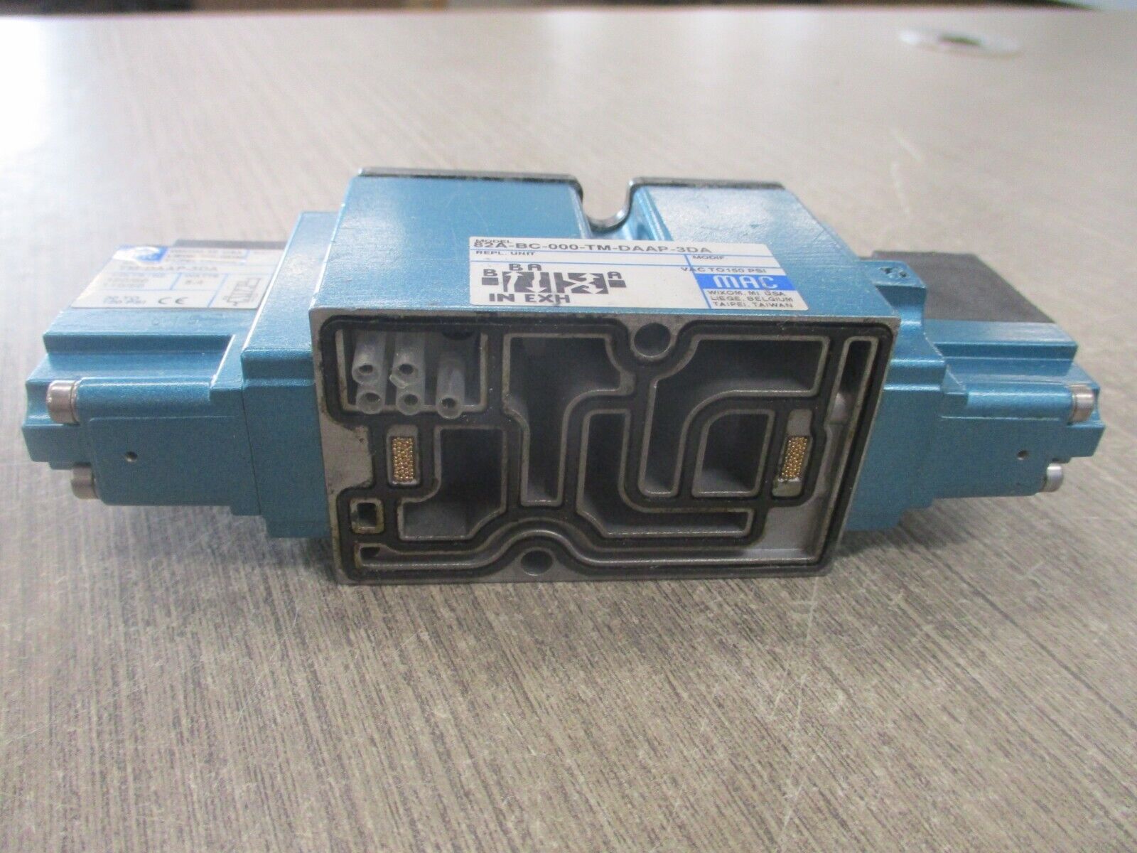 MAC Solenoid Valve 82A-BC-000-TM-DAAP-3DA Used