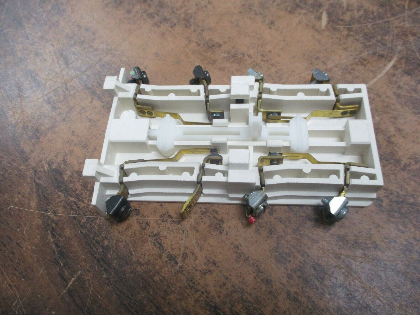 Westinghouse Aux Contact Kit W22 2NO & 2NC *Missing (1) Terminal Screw* Used