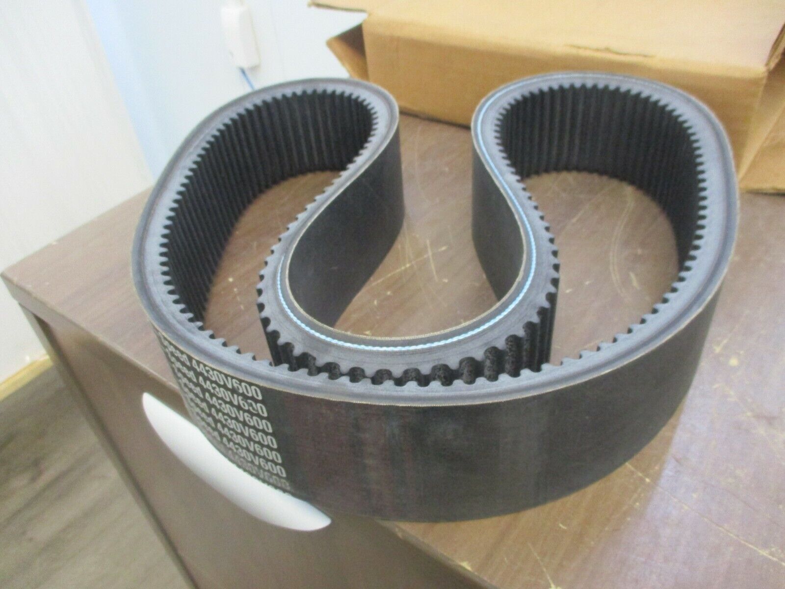 Gates Multi-Speed Belt 4430V600 New Surplus