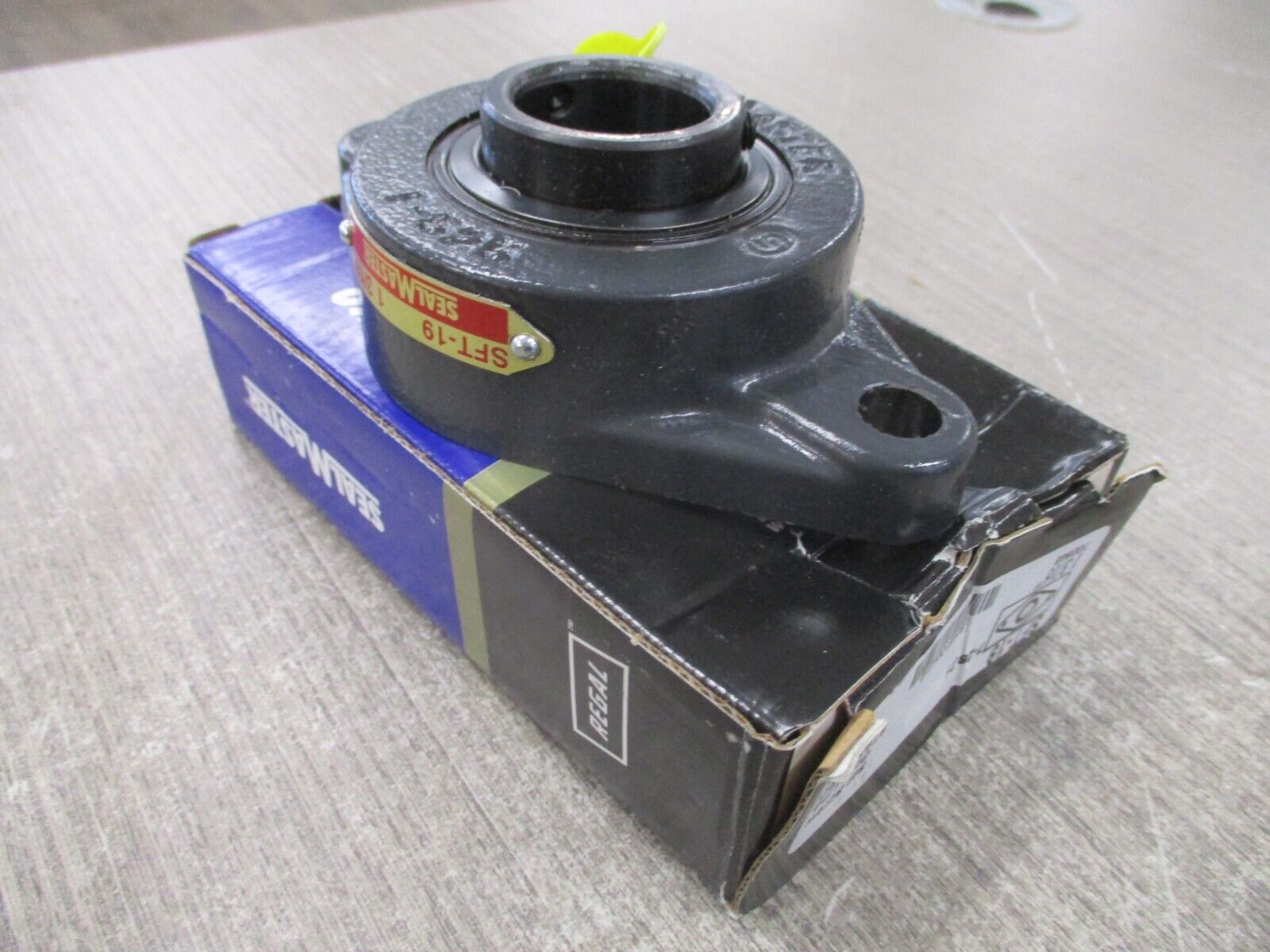 Seal Master Gold Line Flange Bearing SFT-19 1 3/16" New Surplus