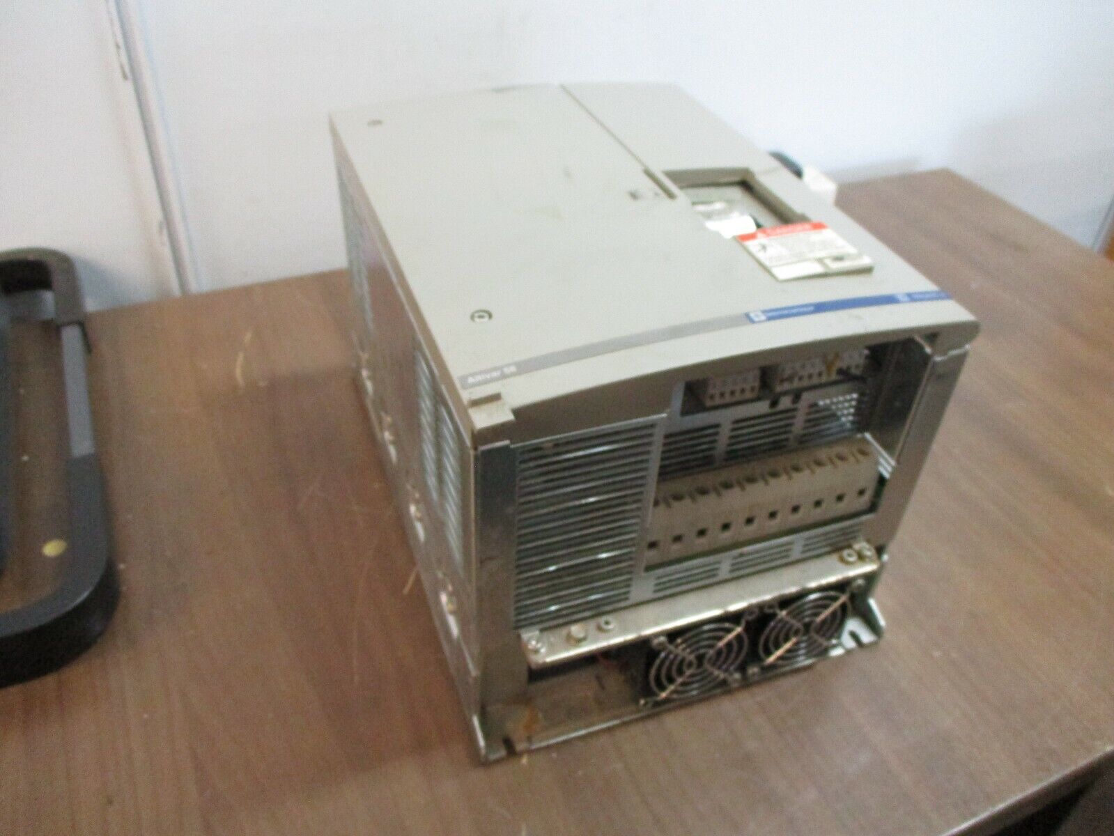 Square D Altivar 58 AC Drive ATV58HD16N4Z 15HP *No Keypad* Used