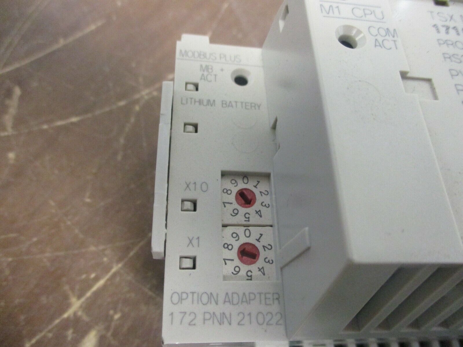 Schneider Electric TSX Momentum Processor w/ I/O Base 171CCS76000 256K Used