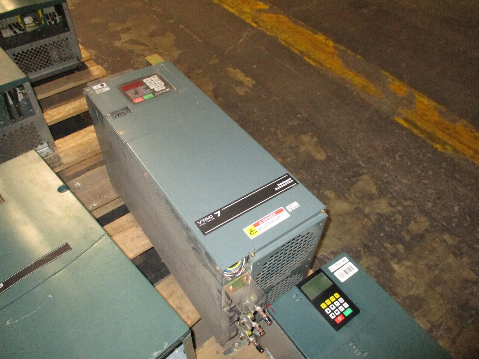 Reliance Electric VTAC7 GV3000/SE AC Drive 75V4060 75HP 3Ph Used