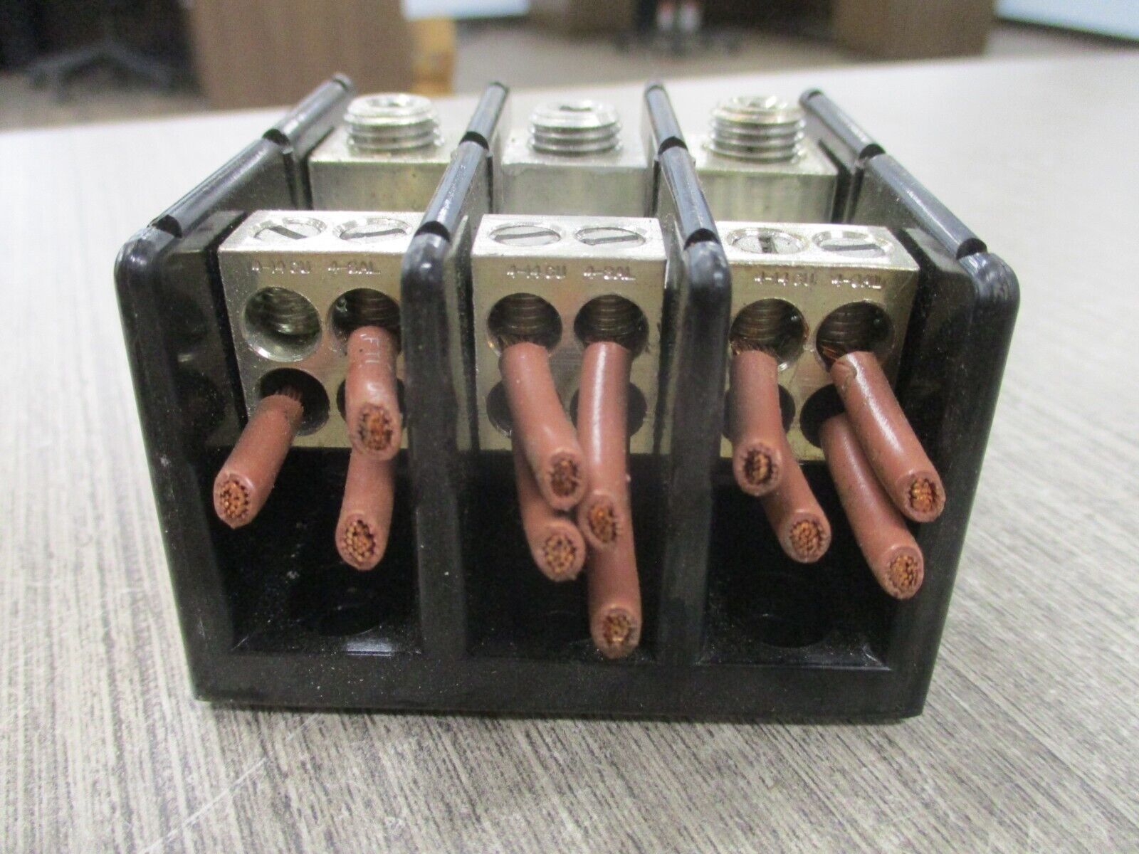 Cooper Bussmann Power Distribution Block 16220-3 175A 600V 3P Line: 2/0-14 Used