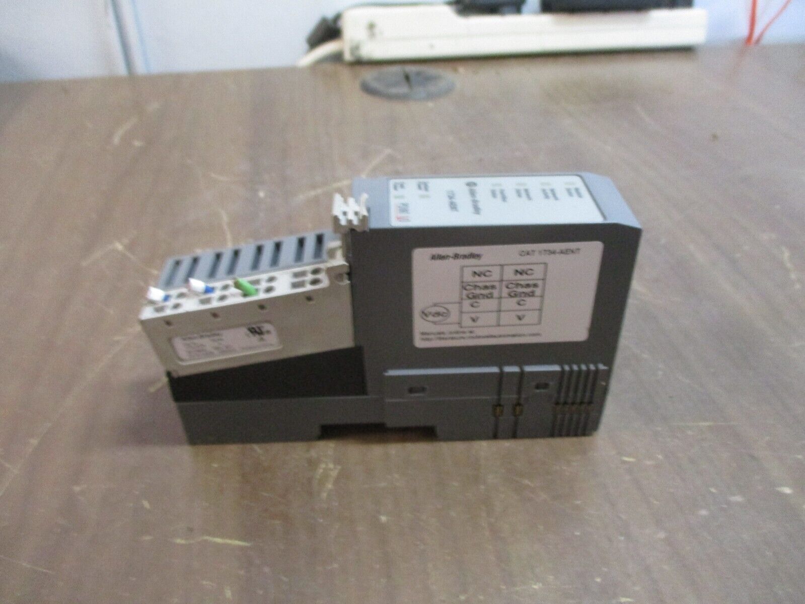 Allen-Bradley Ethernet / IP Adapter Module 1734-AENT Ser. A FW: 3.011 Used