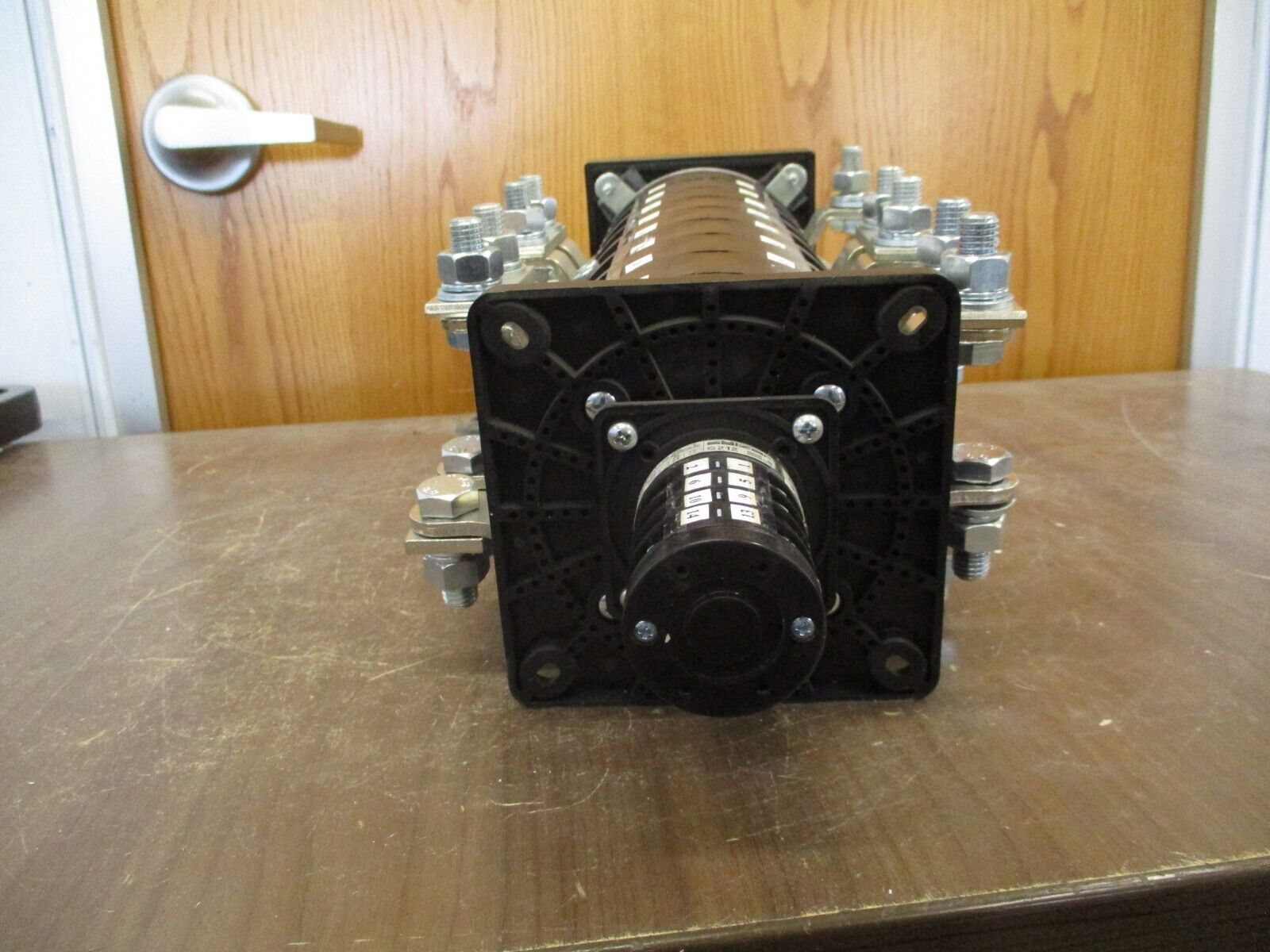 Salzer Rotary Switch S825 240A 480V Used