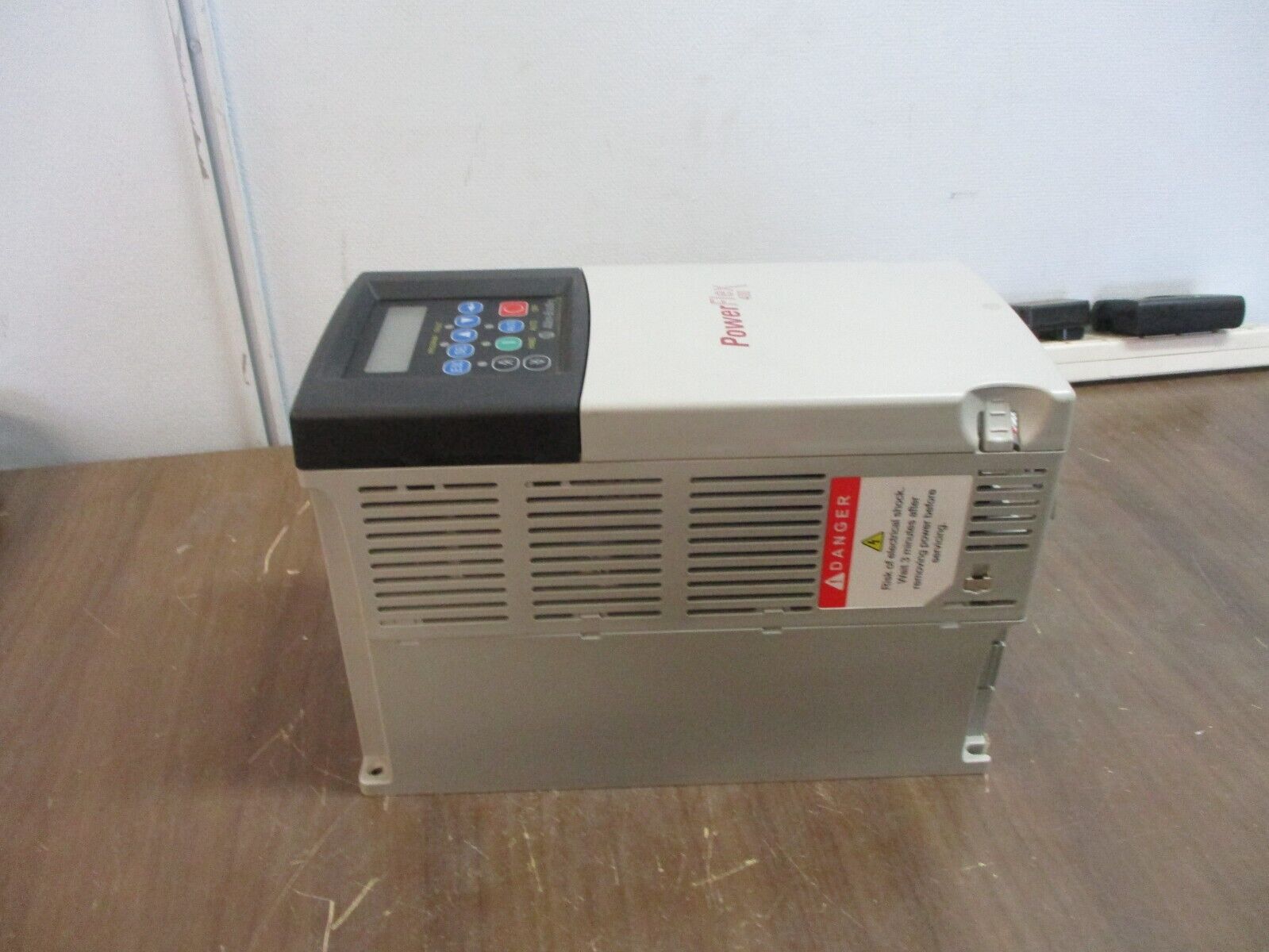 Allen-Bradley PowerFlex 400 AC Drive 22C-D030N103 20HP 3Ph Used