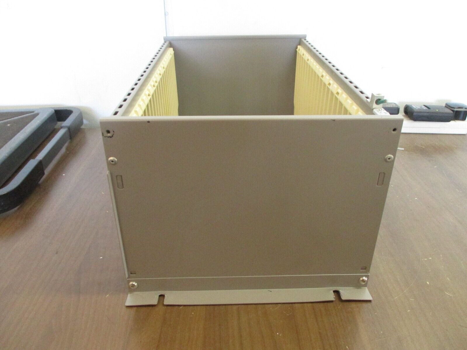 Siemens I/O Chassis 505-6516 16-Slot Used