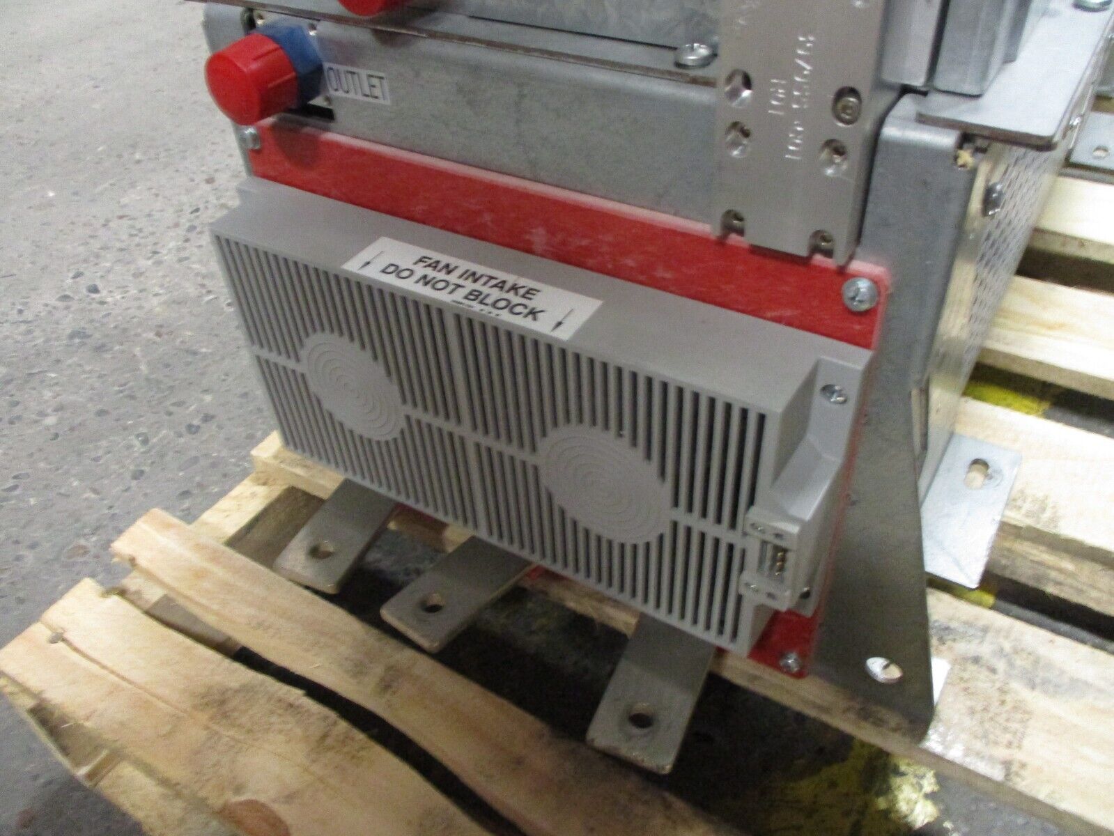 Allen-Bradley PowerFlex 700L AC Drive 20LD360-DEM0 300HP 3Ph Liquid-Cooled Used