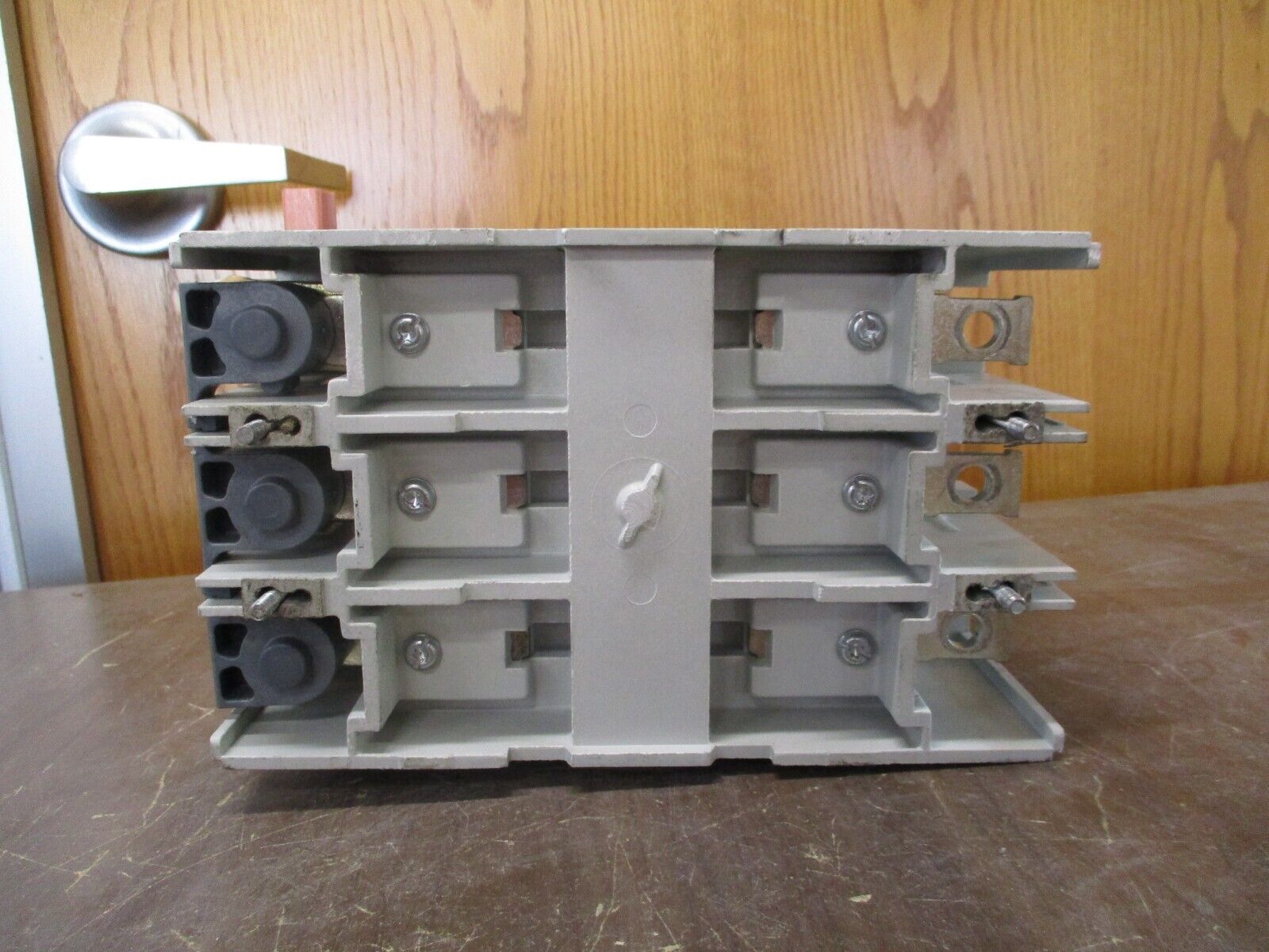 ABB Contactor AF300-30 20-60VDC Coil 400A 600V w/ (1) Aux Contact Used