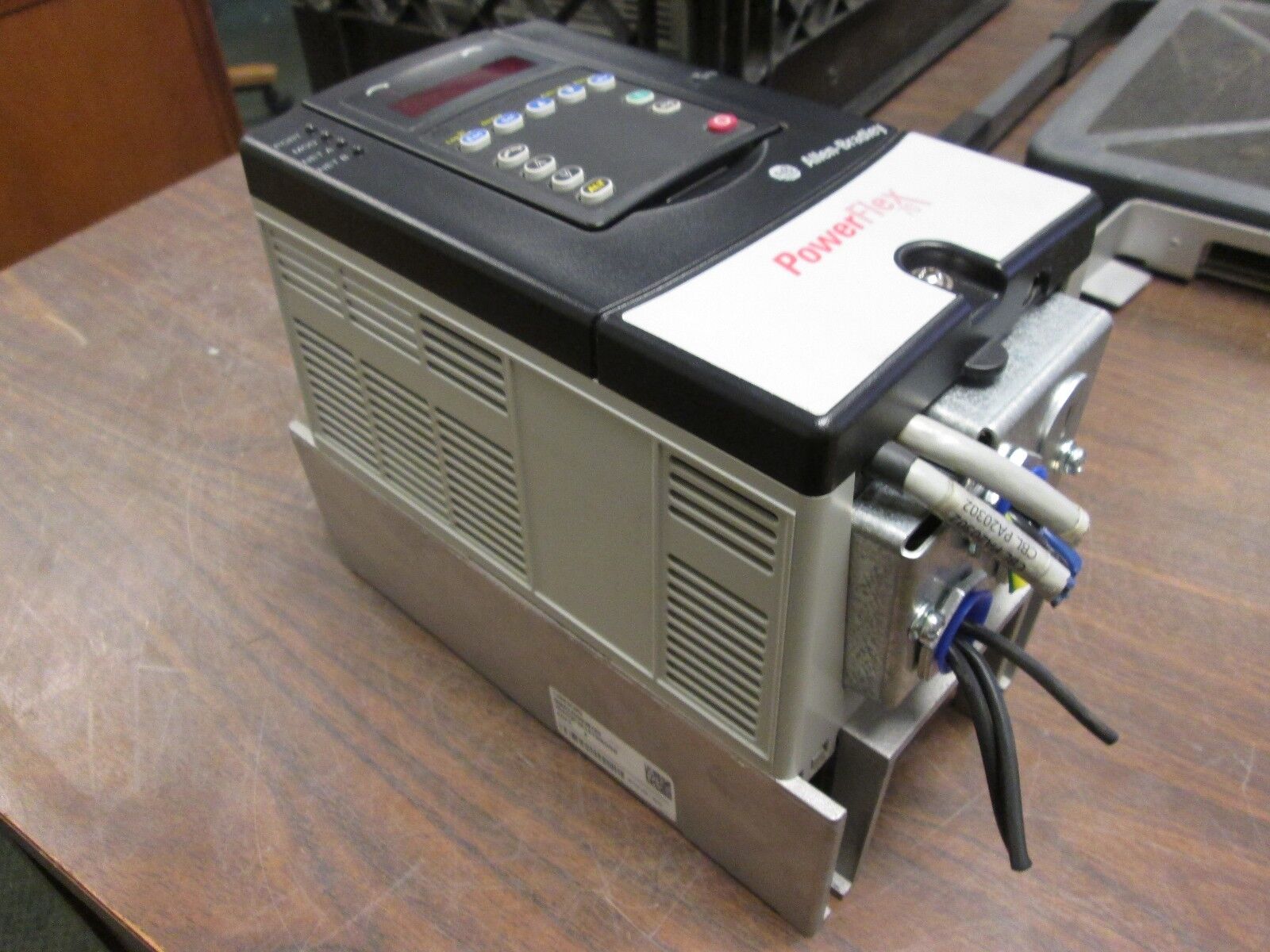 Allen-Bradley PowerFlex 70 AC Drive 20AD3P4A1AYNNDNN 2HP 3Ph Used