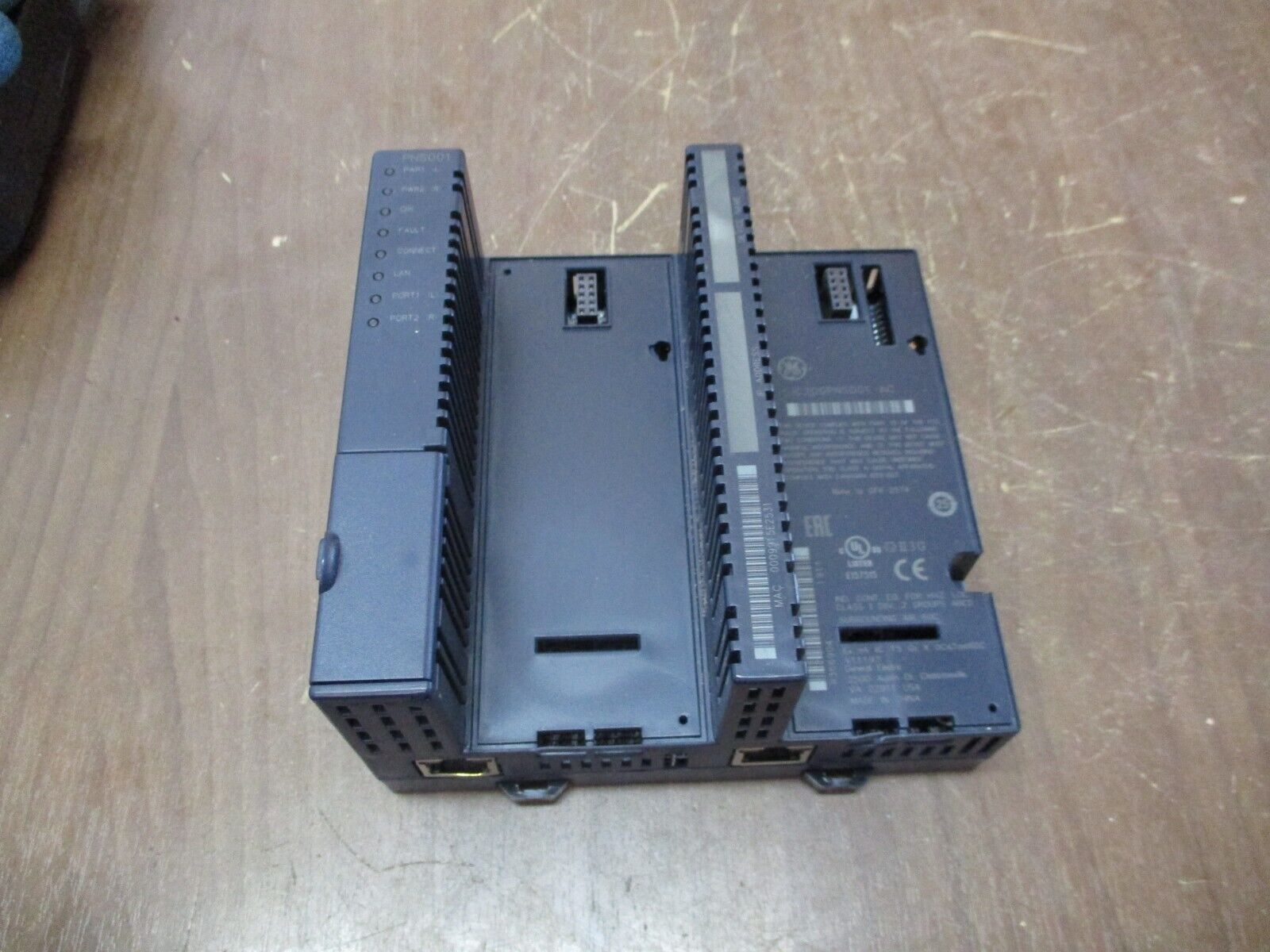 GE VersaMax Remote I/O Unit IC200PNS001-AC For Hazardous Locations *Broken Vent*