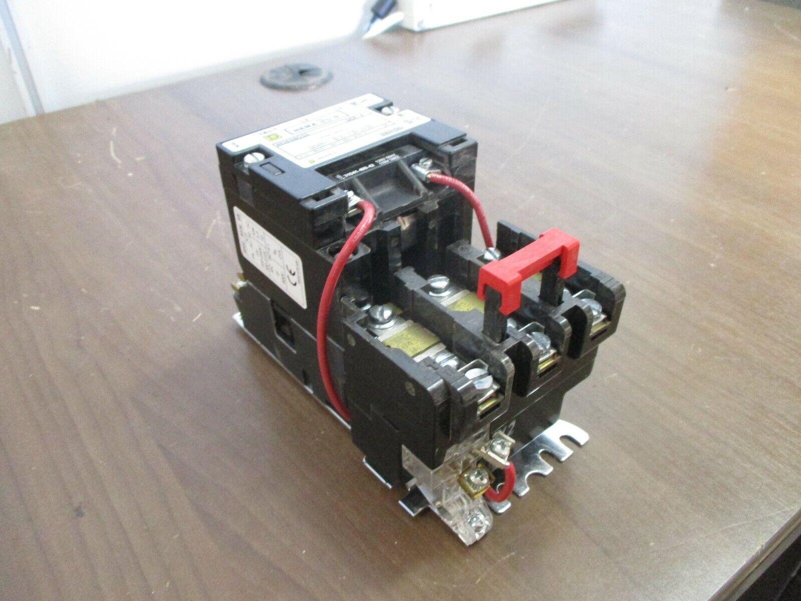 Square D Size 0 Starter 8536SBO2S Ser. A 120V Coil *Missing (1) Terminal Screw*