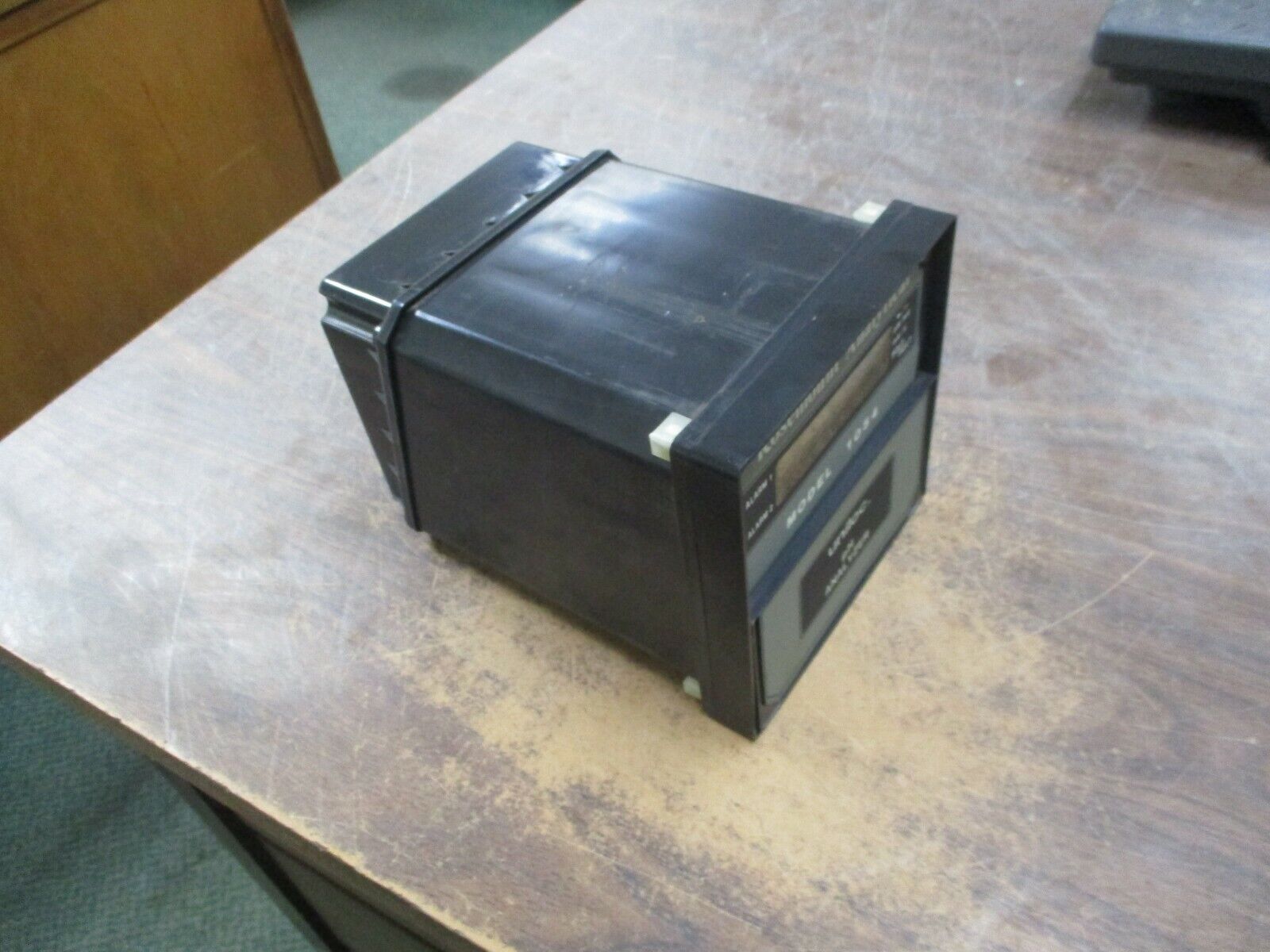 Rosemount Analytical Uniloc pH Analyzer 1054PH 115V 50/60Hz 0.100A Used