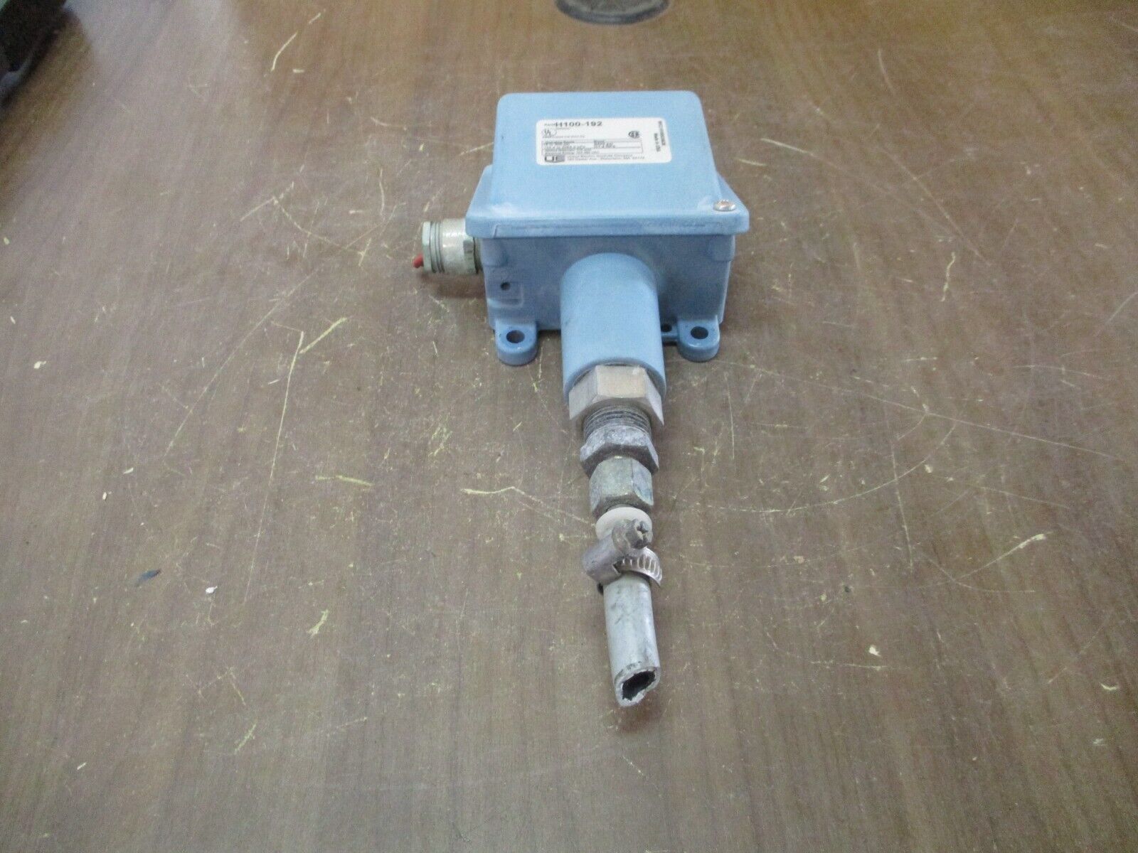 United Electric Pressure Switch H100-192 Range: 15-300PSI 15A 480VAC Used