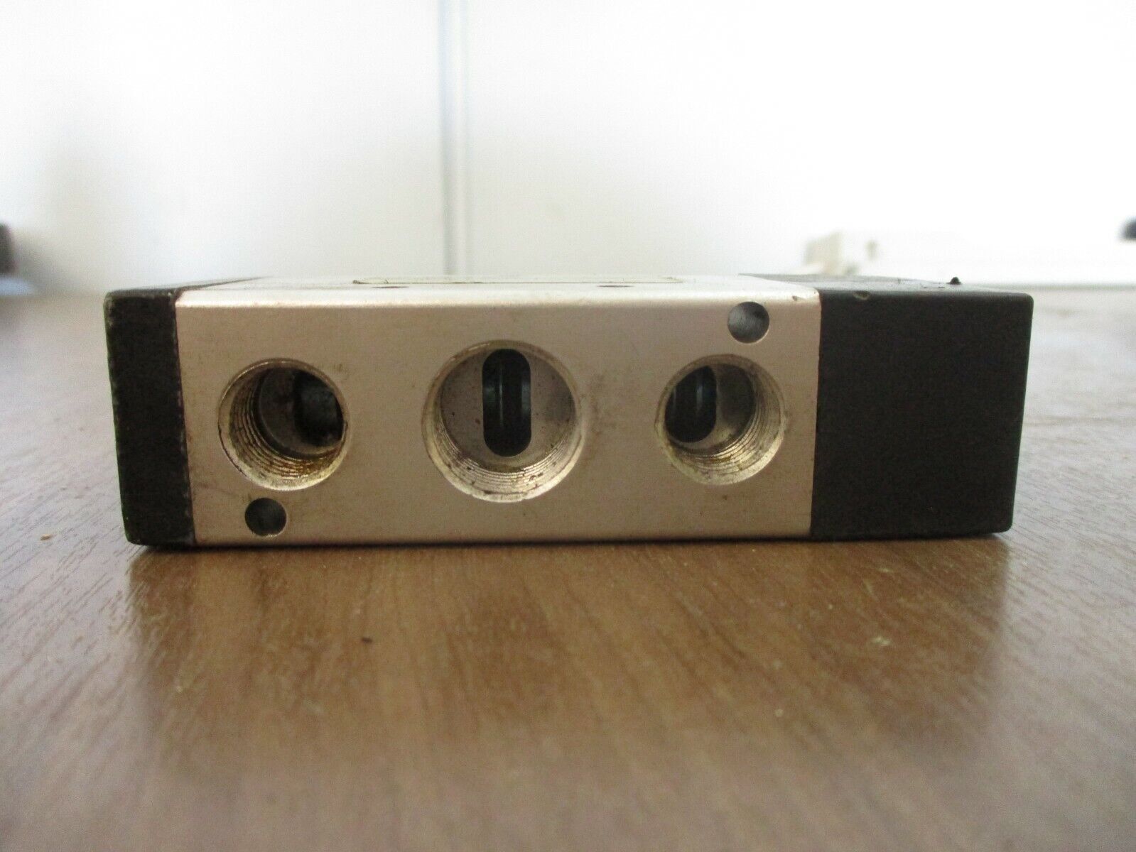 Fastek Valve 4A310-10 1.5~8 kgf/cm² Used