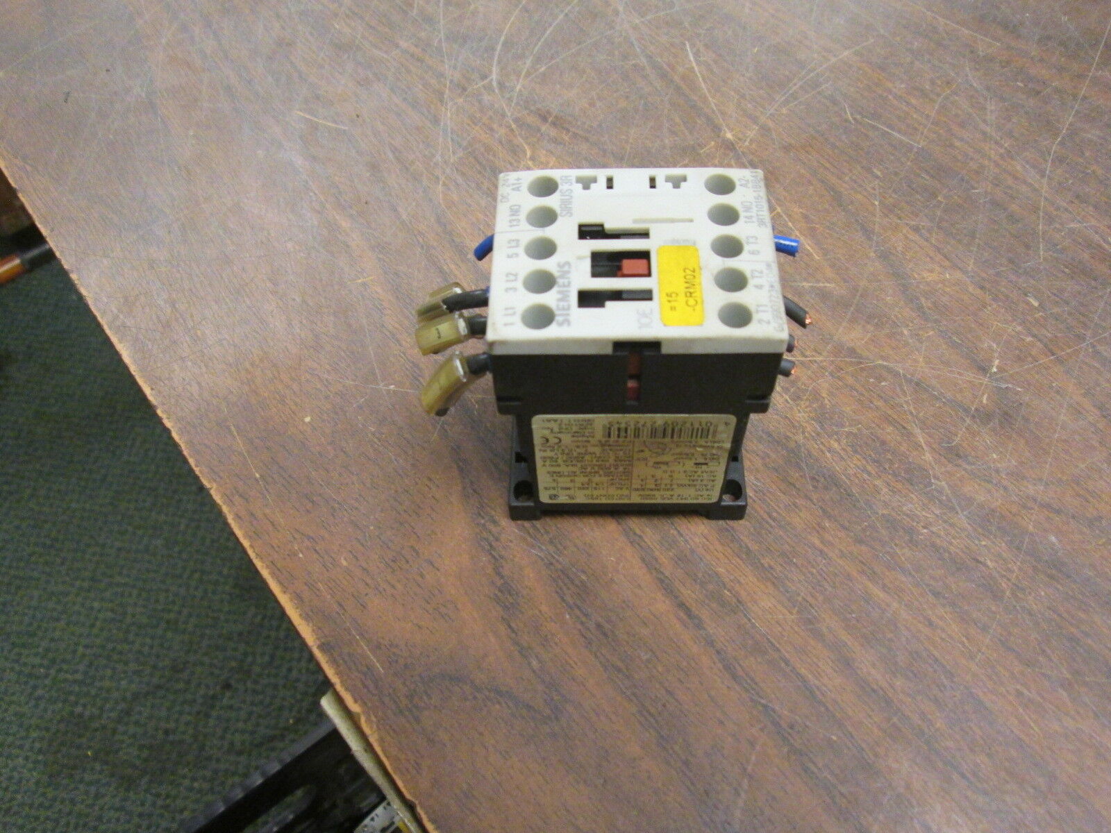 Siemens Sirius 3R Contactor 3RT1015-1BB41 24VDC Coil 16A 600V Used