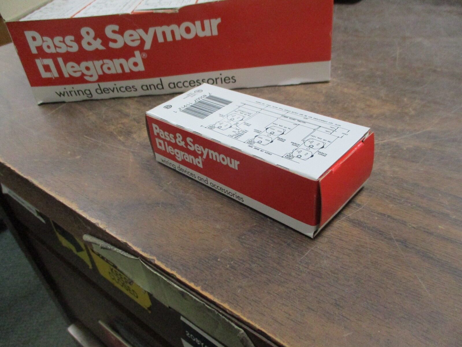 Legrand Receptacle CR20 20A 125V New Surplus