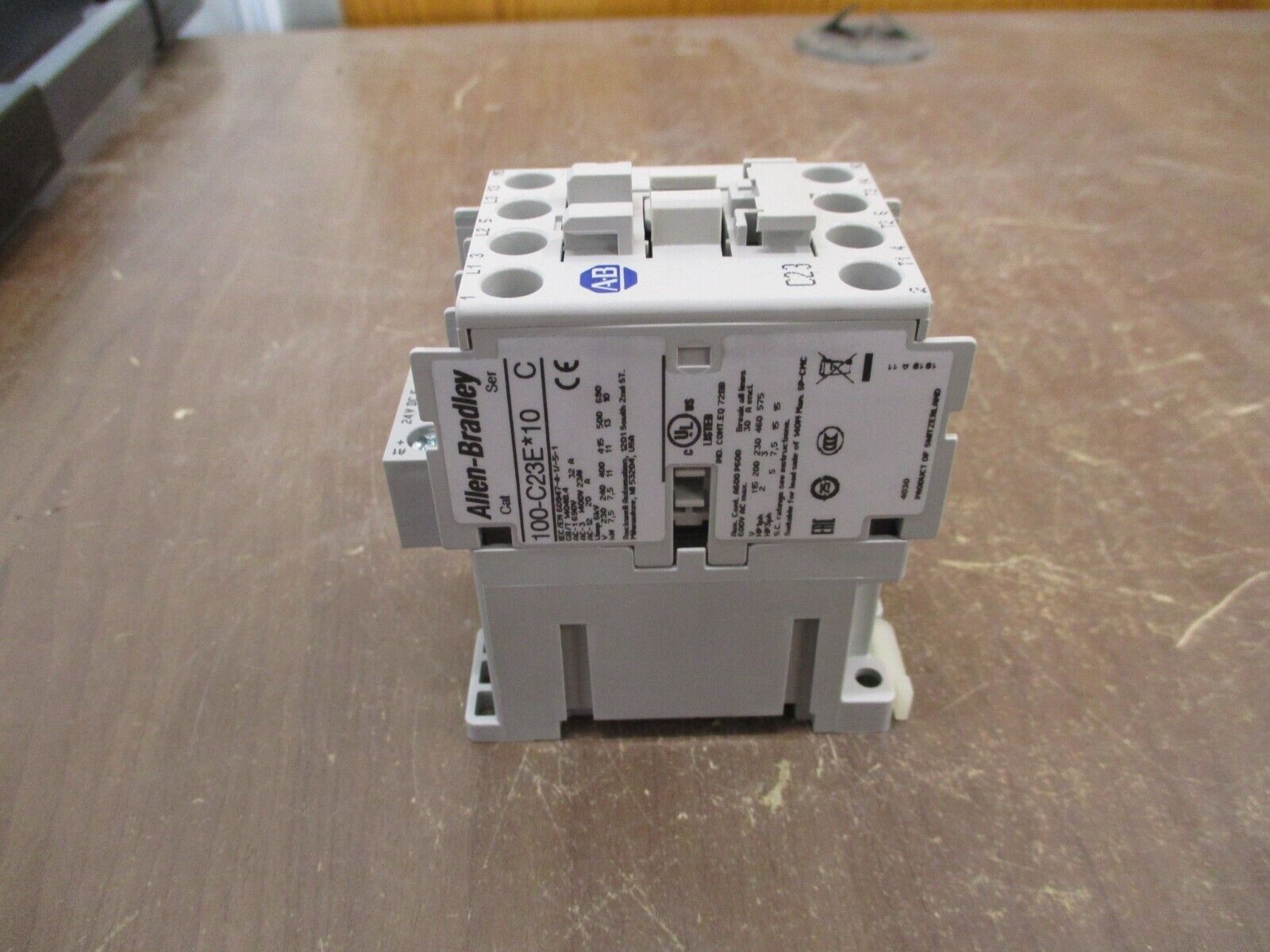 Allen-Bradley Contactor 100-C23EJ10 Ser. C 24VDC Coil *Chipped* New Surplus