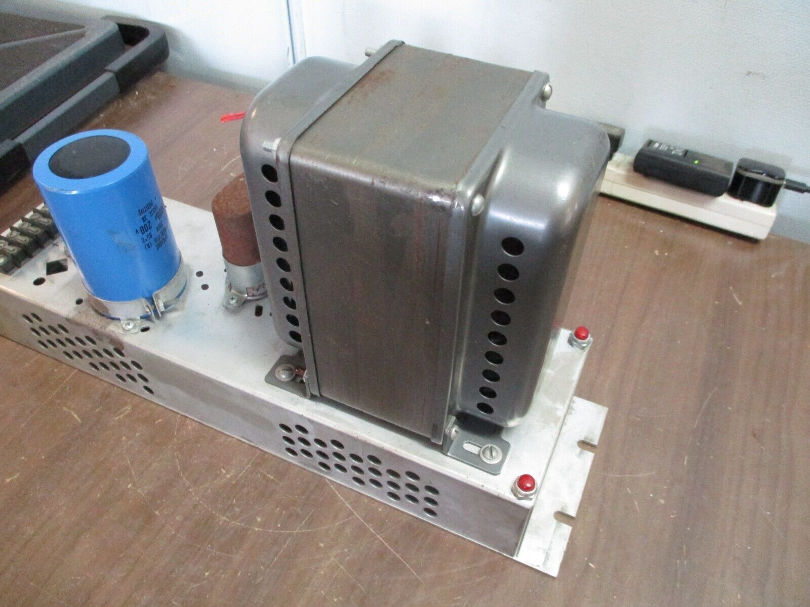 Sola DC Power Supply 28-1125 Input: 100-130VAC 60Hz Output: 125VDC 2A Used