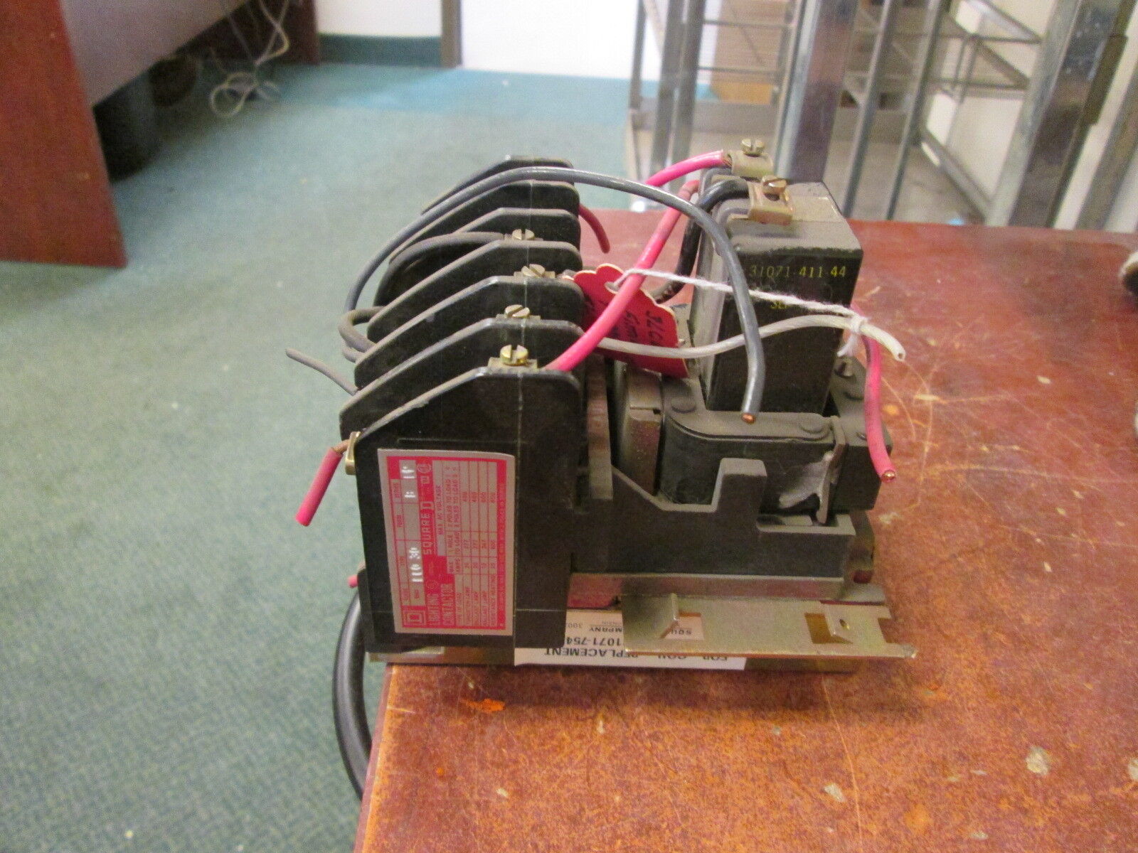 Square D Lighting Contactor 8903 LLO 30 120V Coil 20A 250 VDC Used