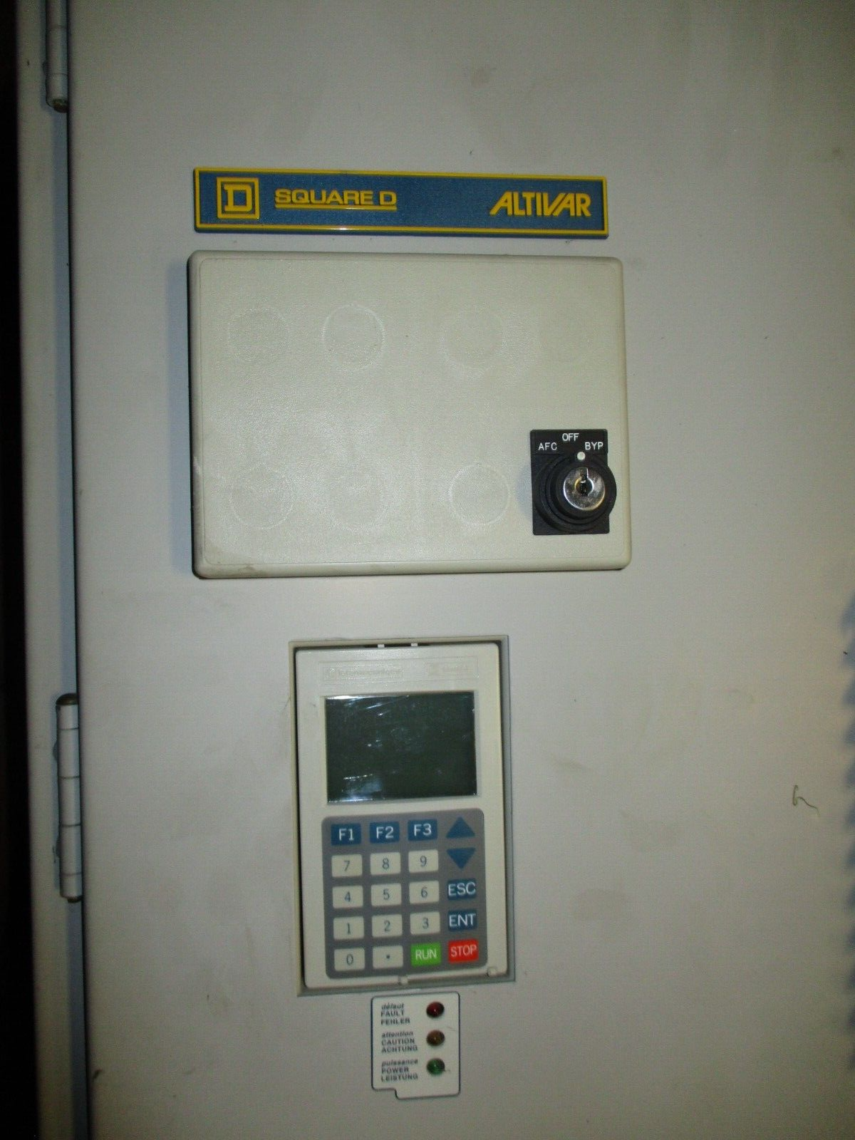 Square D Altivar AC Drive 8839 ATV66D16M2 Ser. A 15HP 3Ph Type 1 Enclosure Used