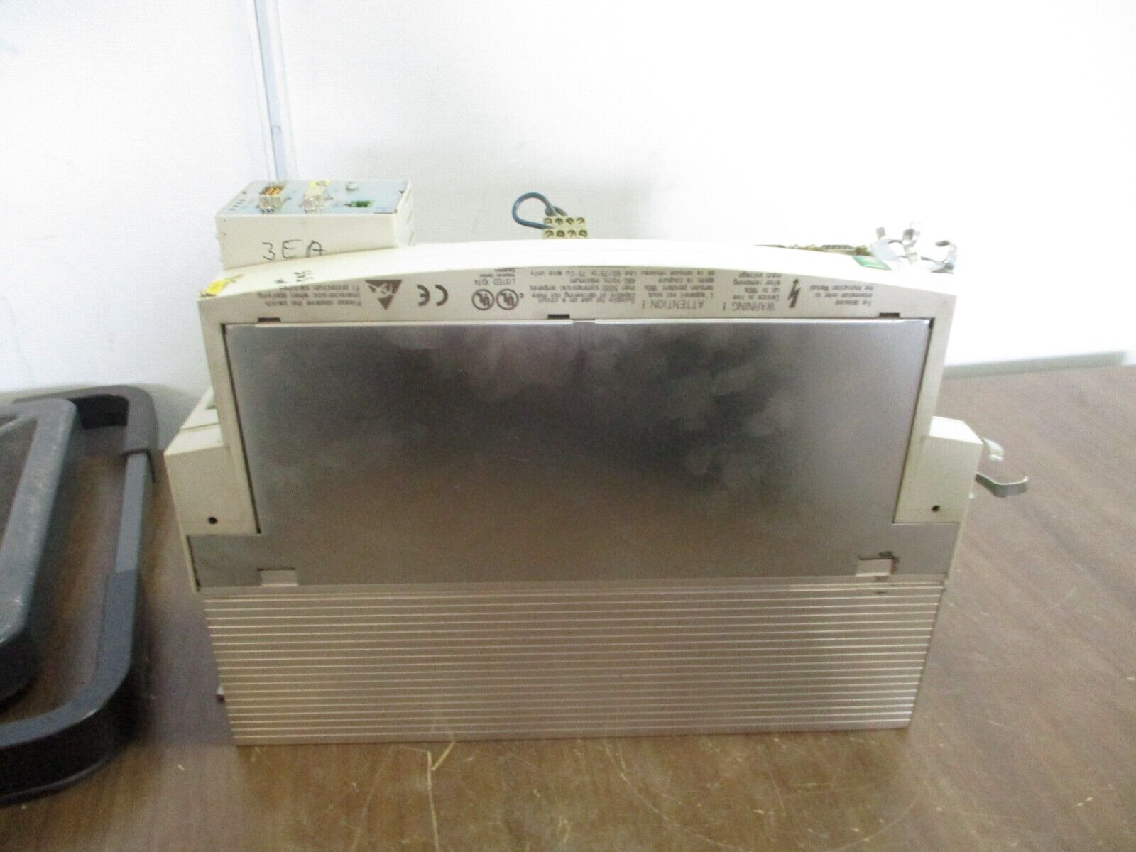 Lenze Servo Controller EVS9323-ES Input: 3Ph 400/480V 3.9A 3.2kVA 50/60Hz Used