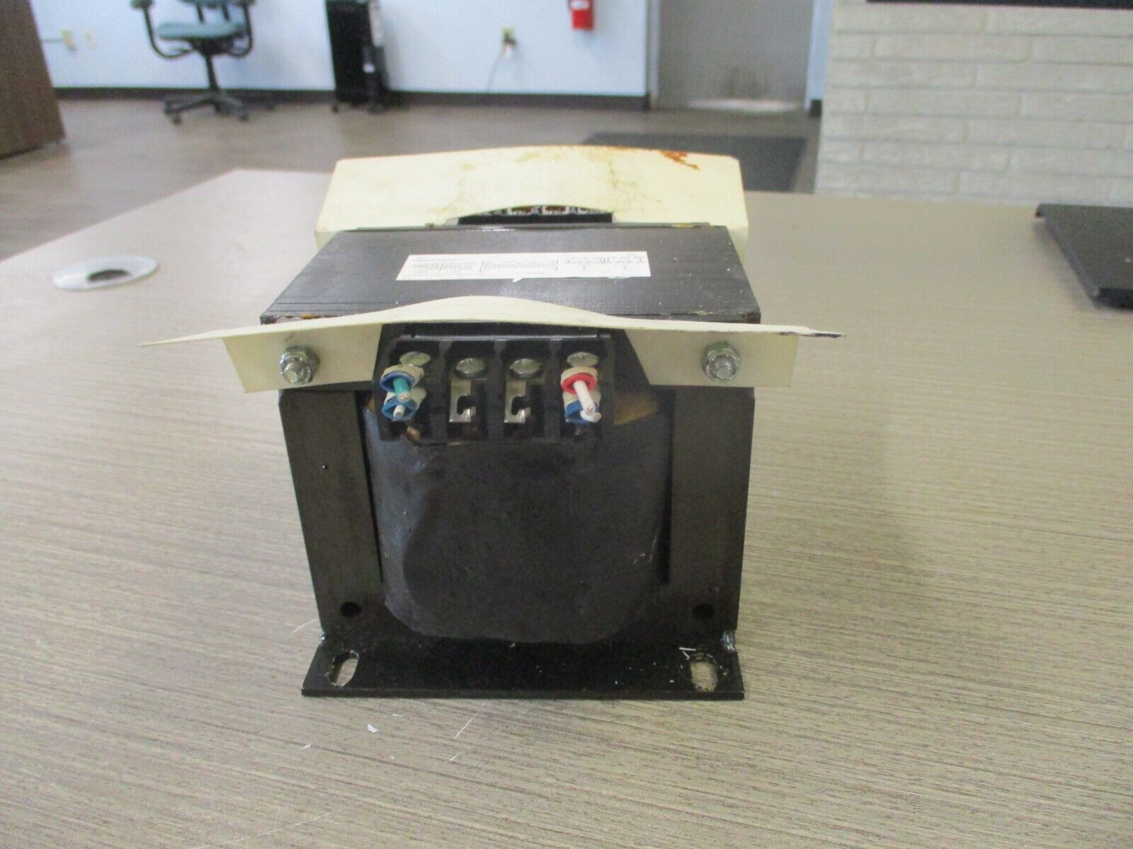 Square D Transformer 9070T1000D1 1KVA Pri:240/480, Sec: 120V .Used.