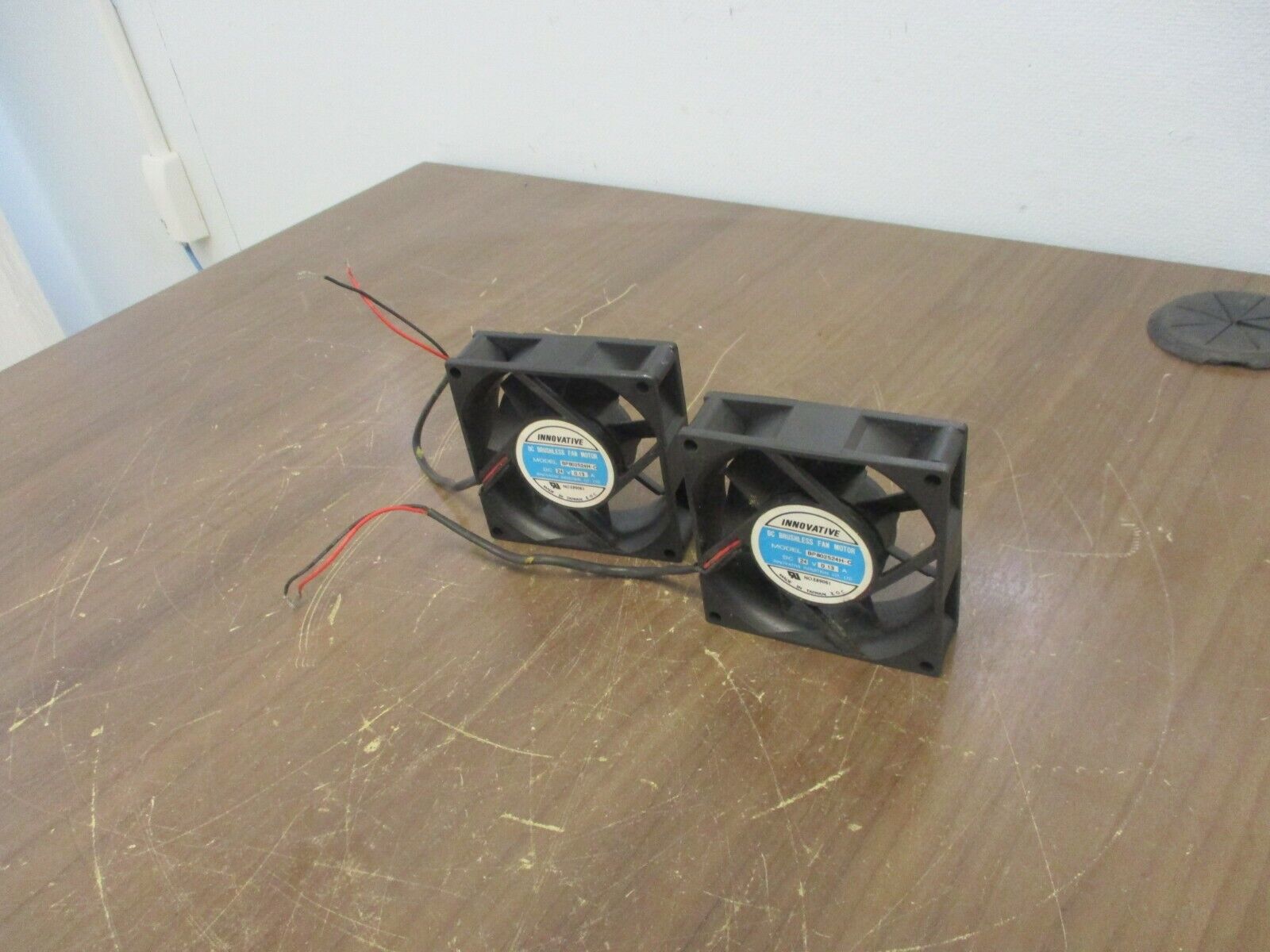 Innovative Brushless Fan Motor BP802524H-C 24VDC 0.13A **Lot of 2** Used