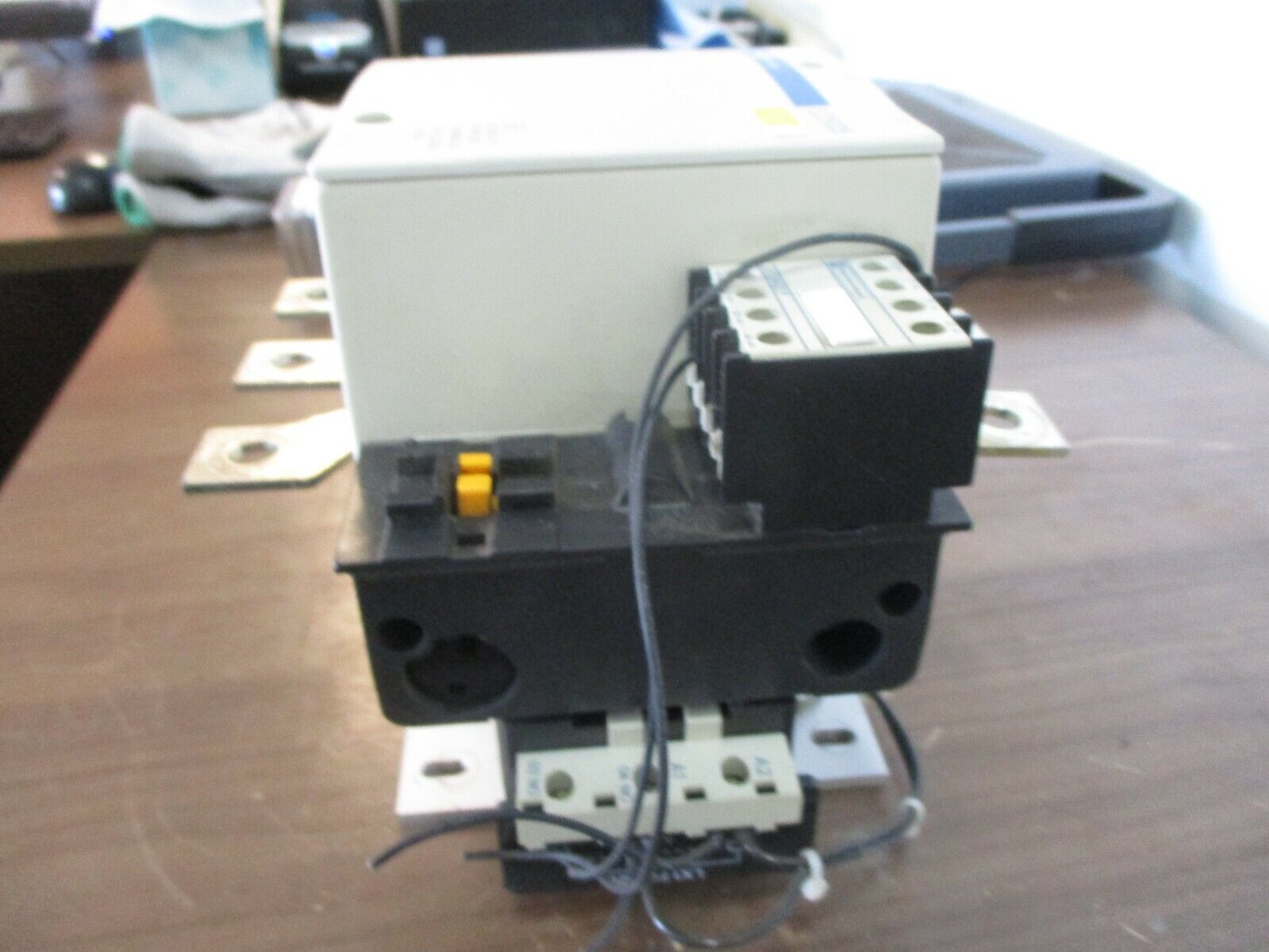 Telemecanique Contactor LC1F225 265/277V Coil 250A 600V w/ (1) Aux Contact Block