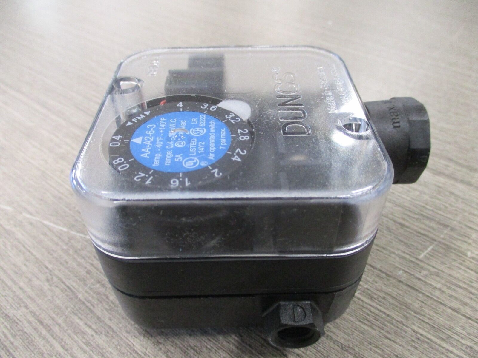 Dungs Pressure Switch 266934 AA-A2-6-3 New Surplus