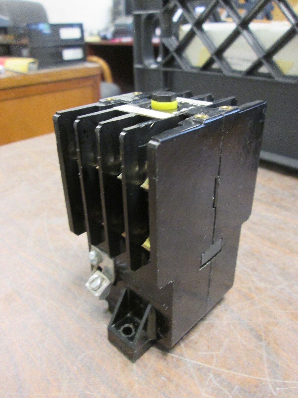 Cutler-Hammer Relay No. 910 9575H2261A 115/120V Coil Used