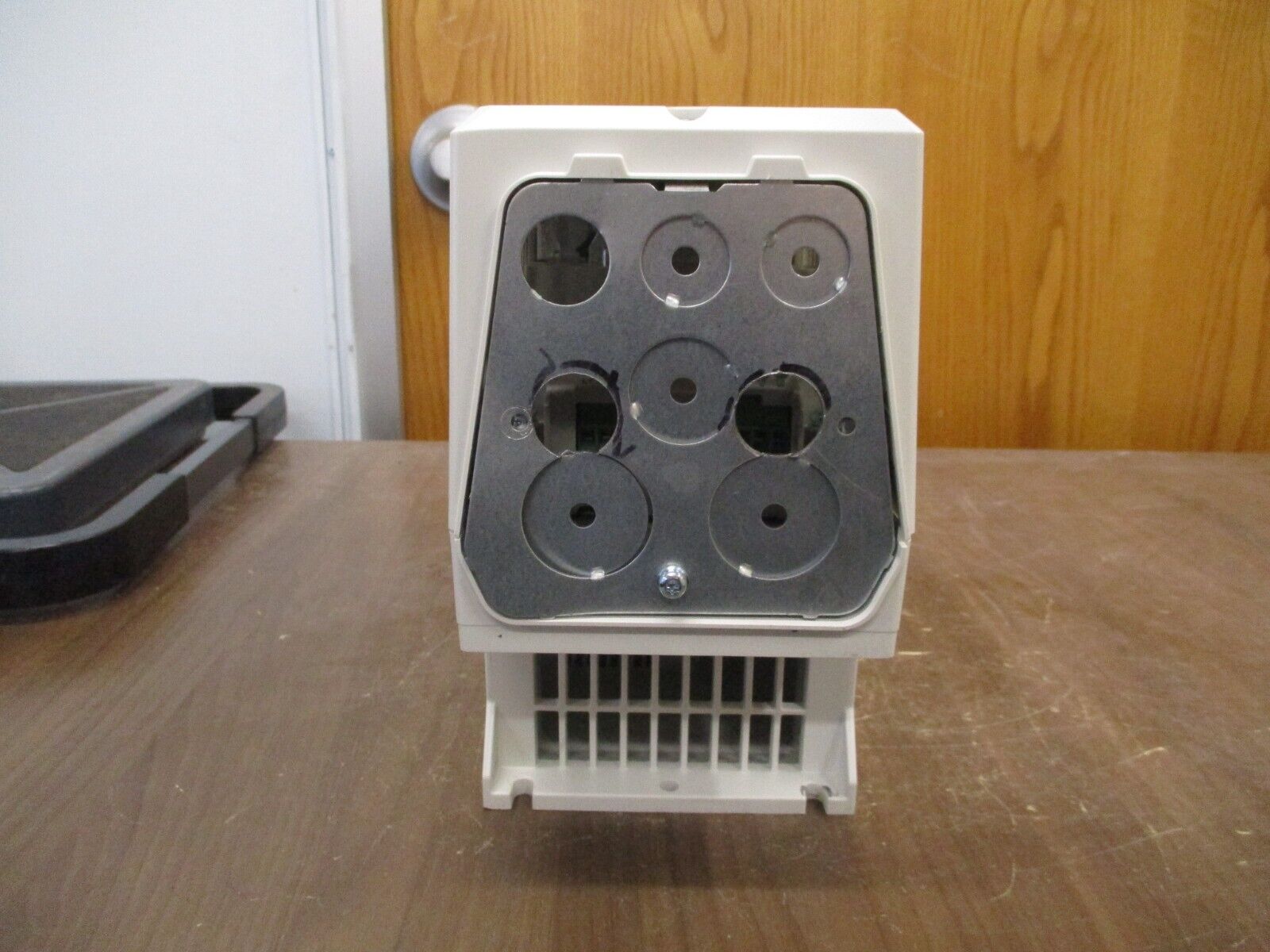 ABB ACH580 AC Drive ACH580-01-04A8-4+J429 3HP 3Ph w/ Keypad Used