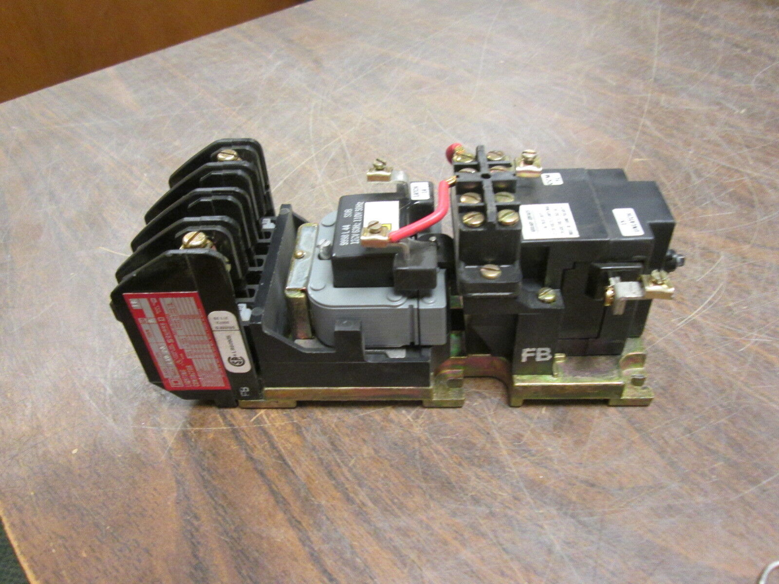 Square D Lighting Contactor 8903 LX0 20 120V Coil 20A 250VDC/600VAC Used